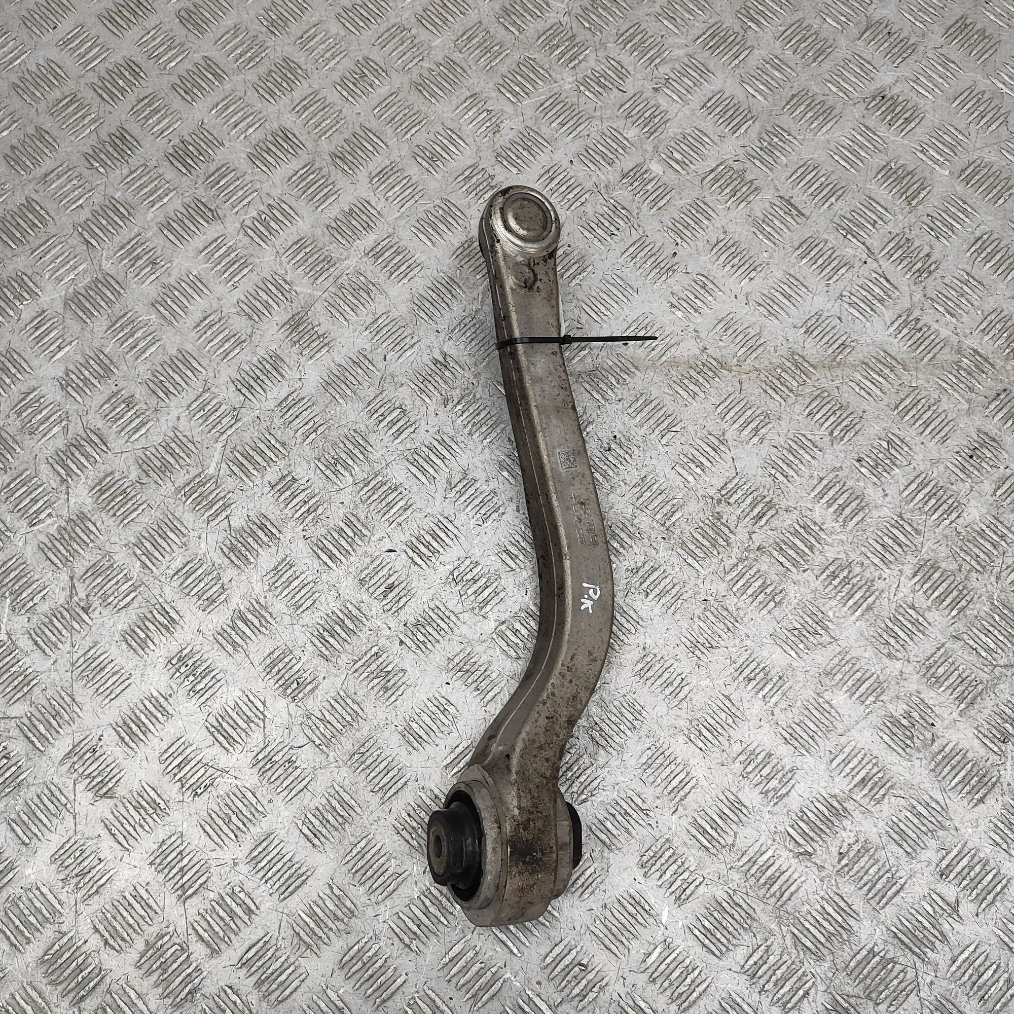 Alfa-Romeo Giulia (952) Front Left Curved Control Arm Front Left Curved Control Arm — ALFA ROMEO GIUL...