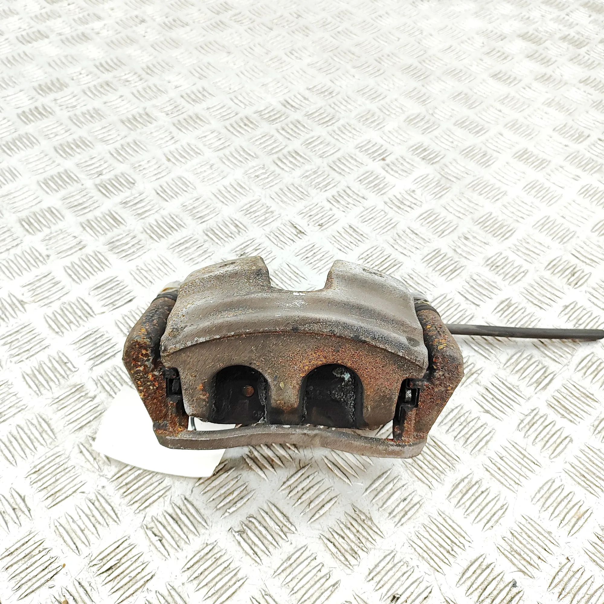 Mercedes-Benz GLB / EQB (X247) Brake caliper — front left Brake caliper — front left — MERCEDES BENZ GLB ...