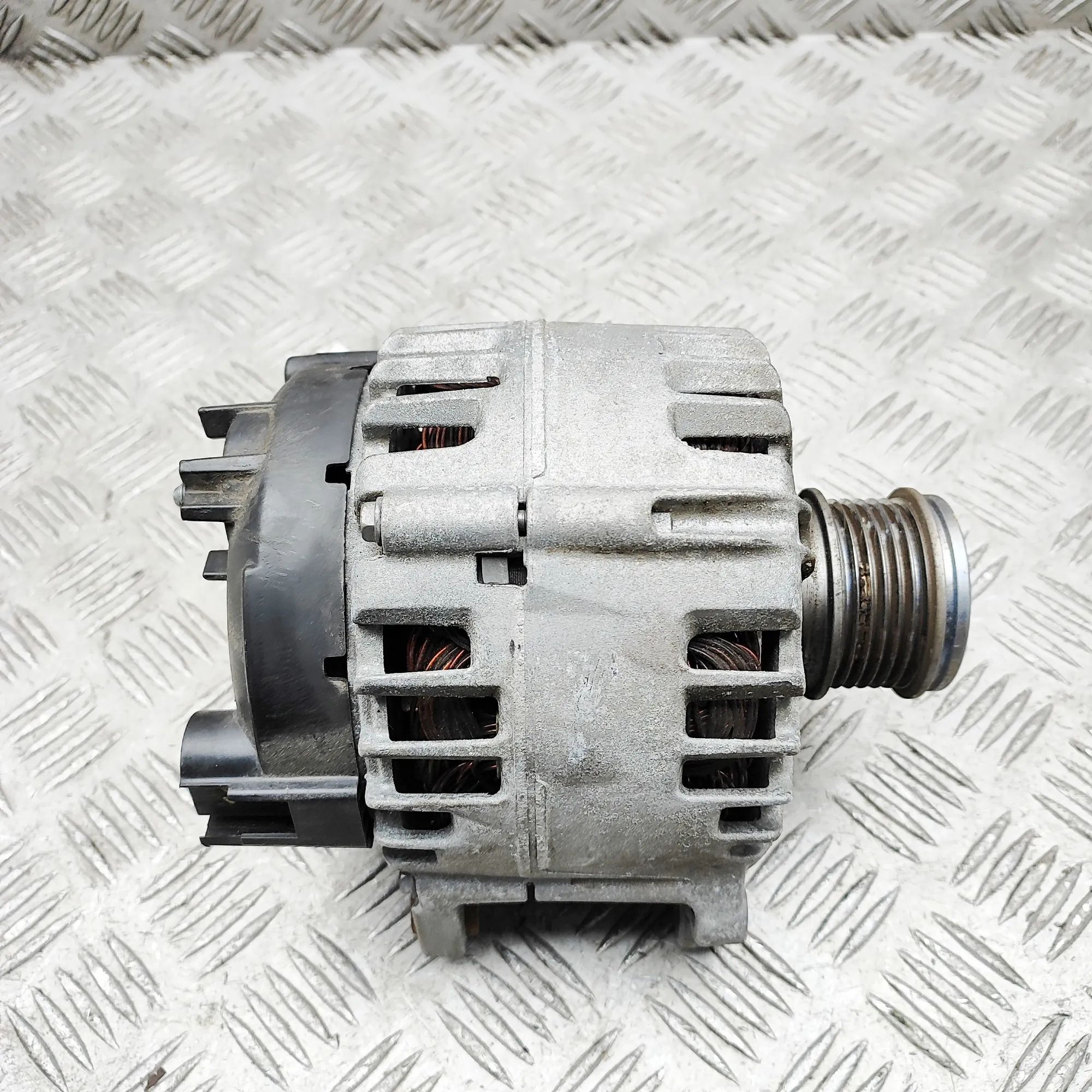Audi Q3 (F3) Alternator Alternator — AUDI Q3 (F3) (2018-...) — 04L90302...