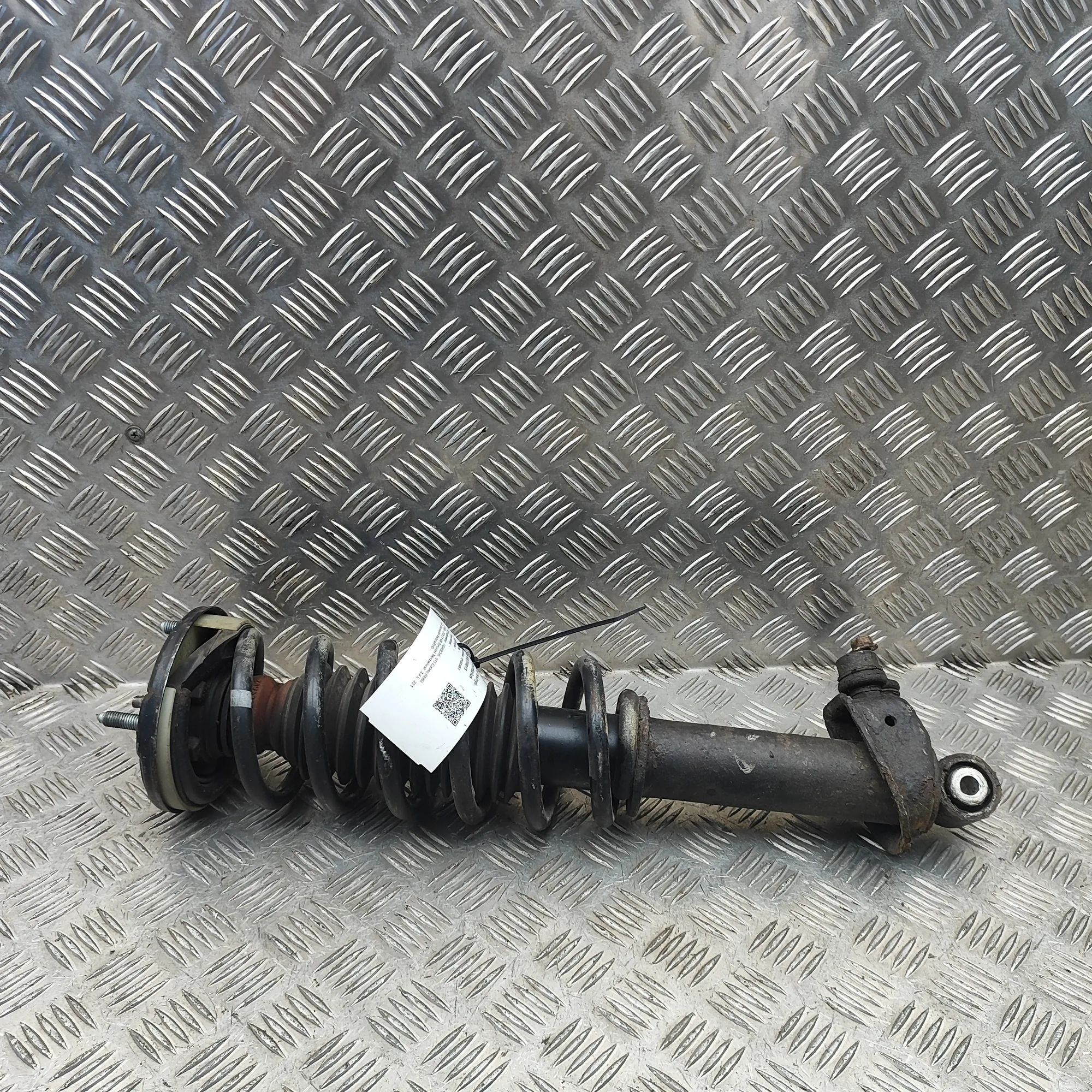 Porsche 911 (996) Shock absorber — rear right Shock absorber — rear right — PORSCHE 911 (Cabr...