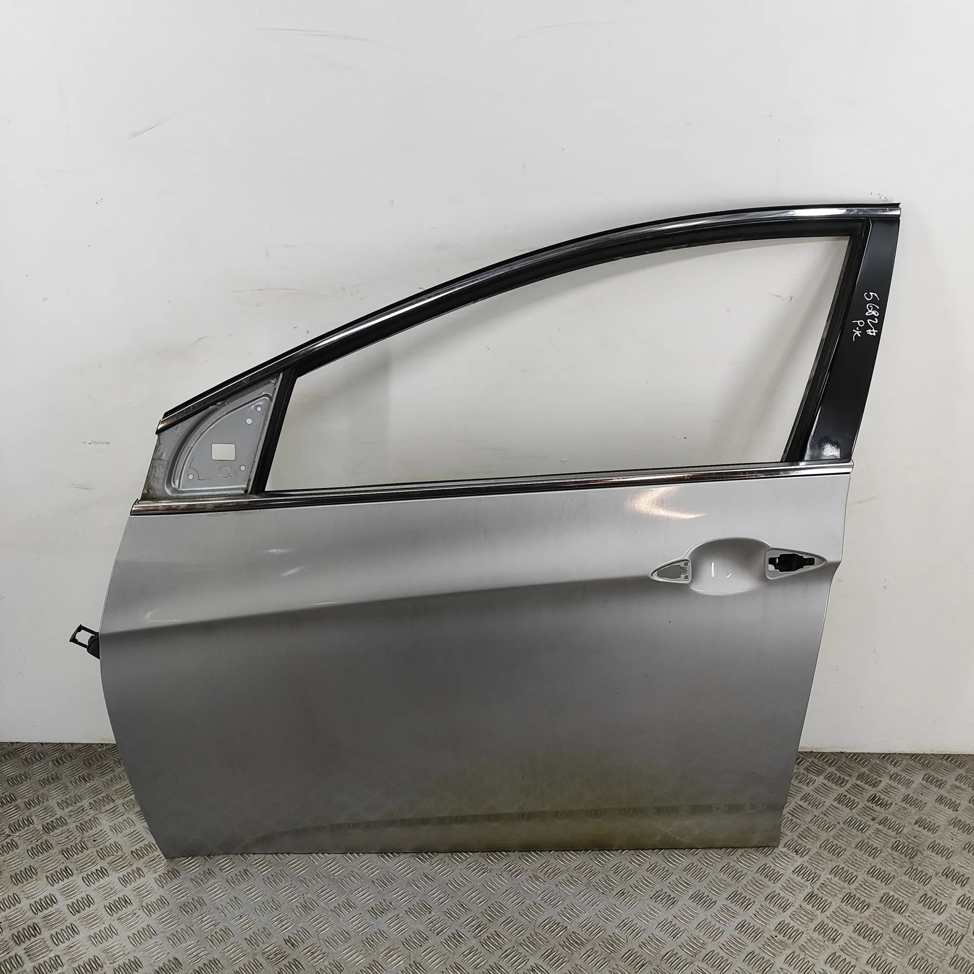 Hyundai i40 Door — front left Door — front left — HYUNDAI I40 (VF) (2012-...)...