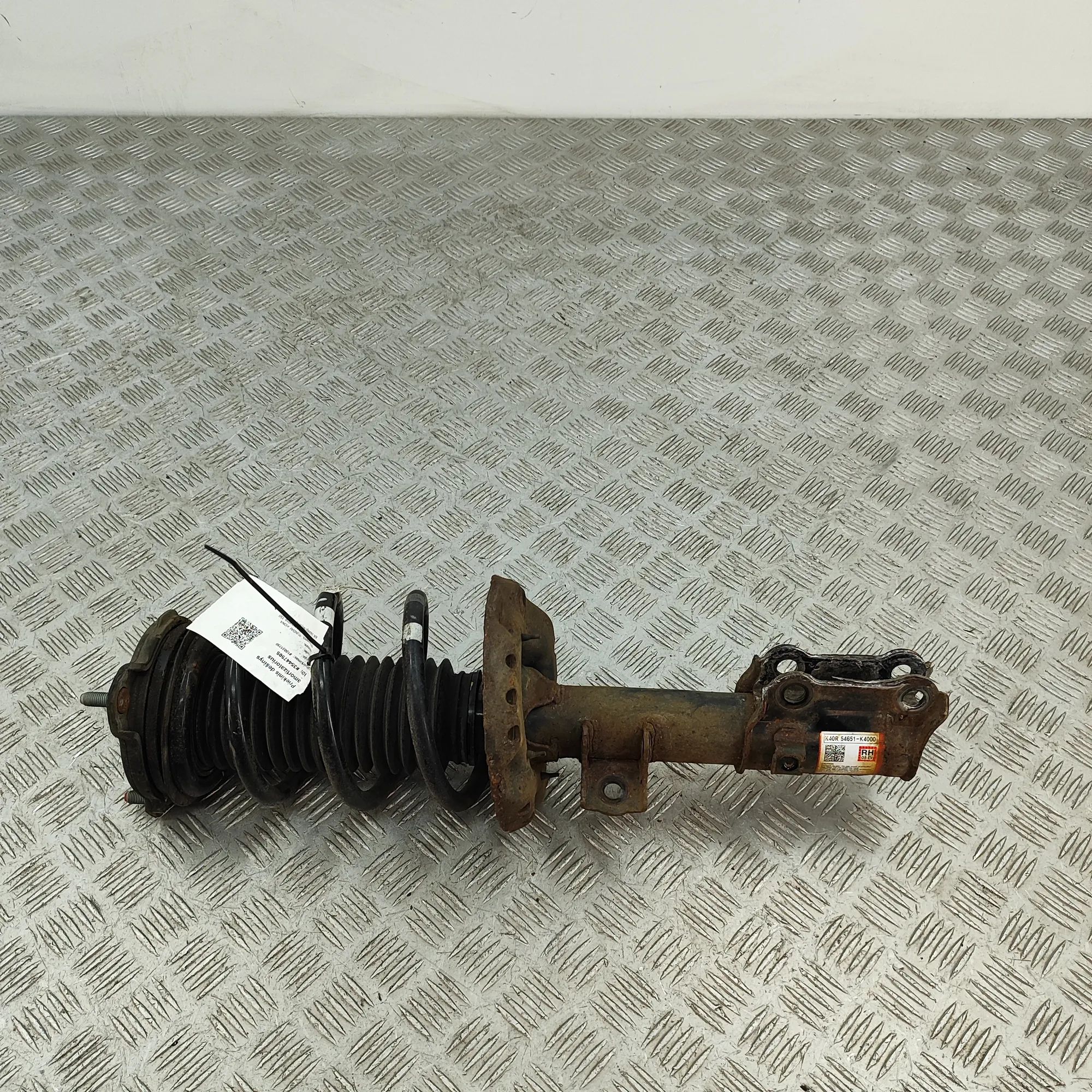 Hyundai Kona Shock absorber — front right Shock absorber — front right — HYUNDAI KONA (20...