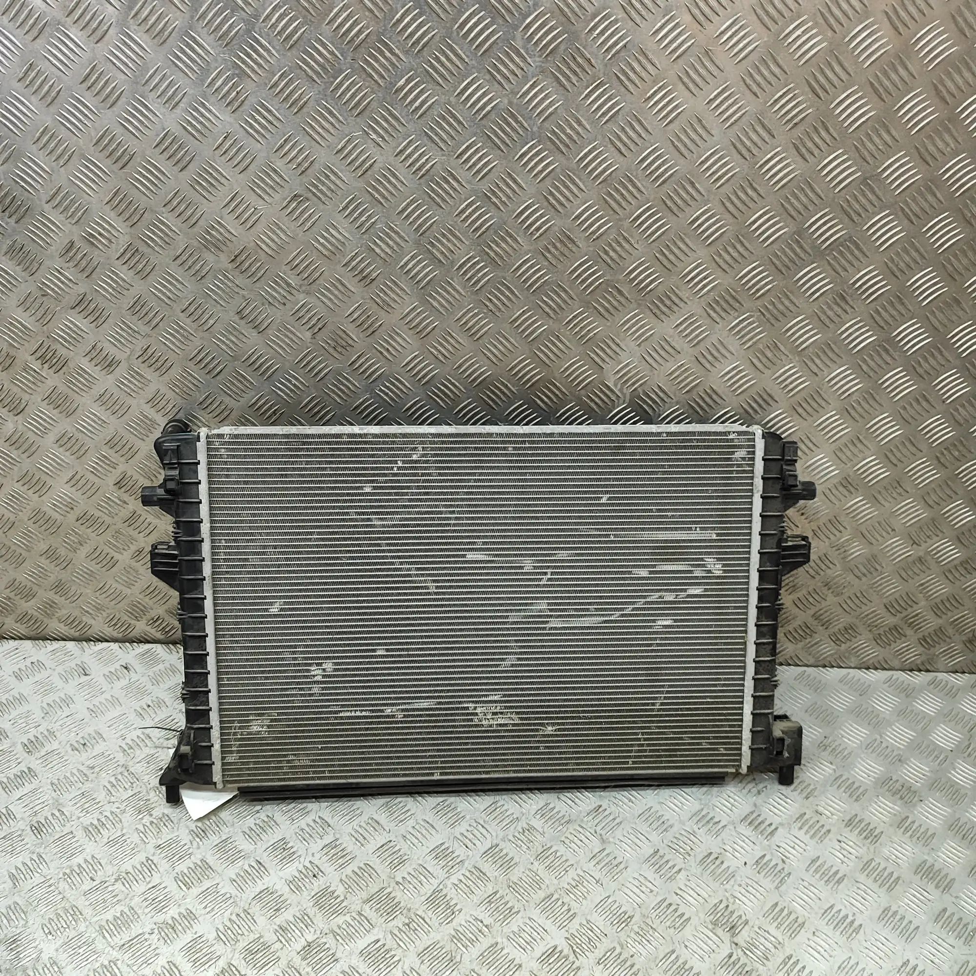Audi A1 (8X) Cooling Radiator Cooling Radiator — AUDI A1 (8X1, 8XK) (2010-201...