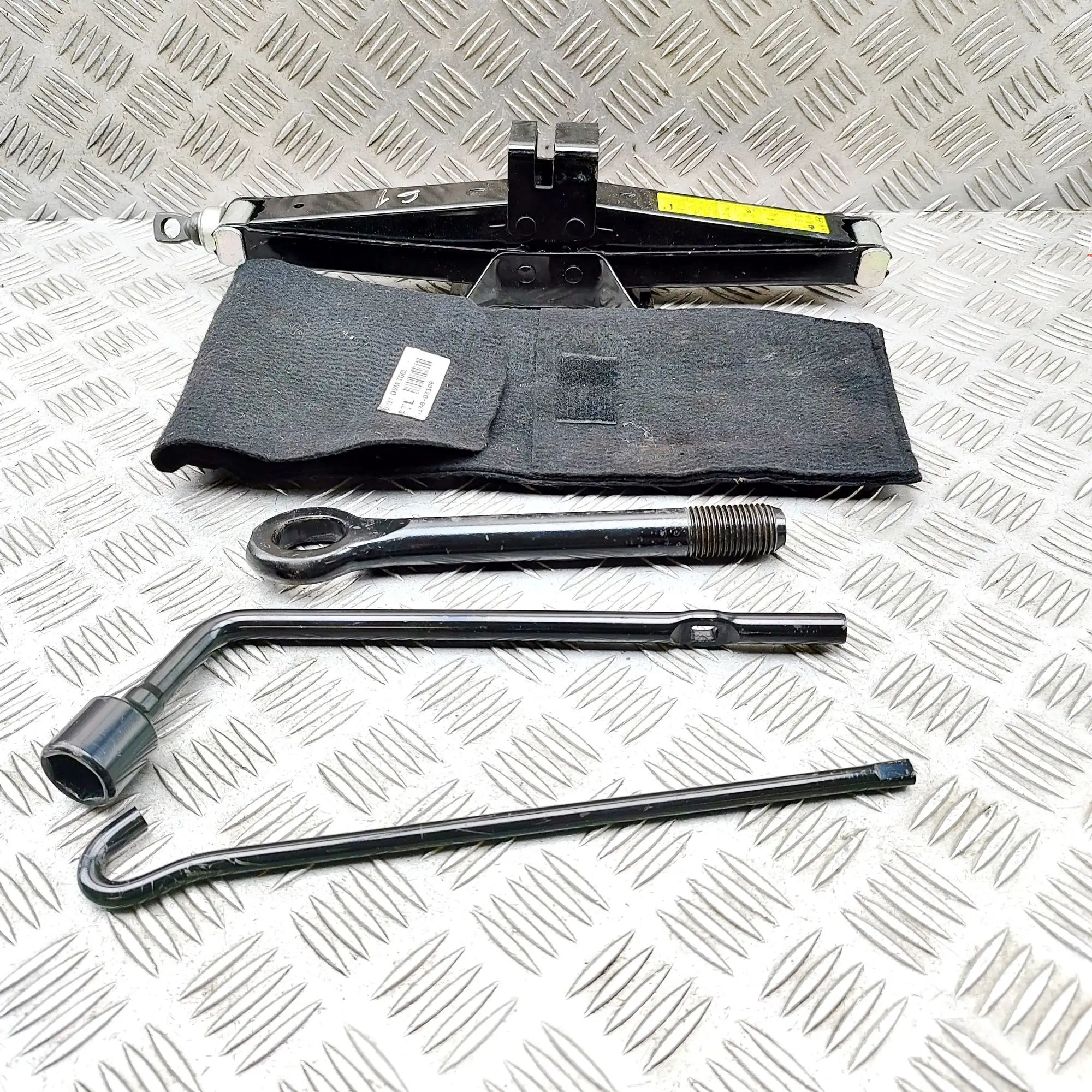 Hyundai Tucson Lift Jack Lift Jack — HYUNDAI TUCSON (TL, TLE) (2015-...)...