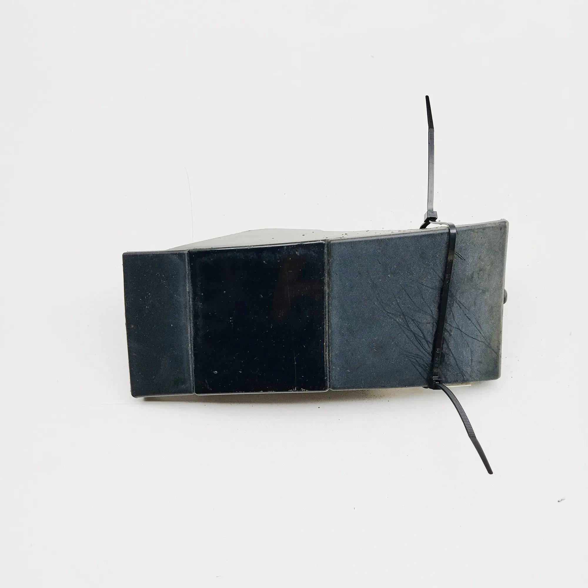 Land Rover Range Rover Evoque Fender moulding — front left Fender moulding — front left — LAND ROVER RANGE...