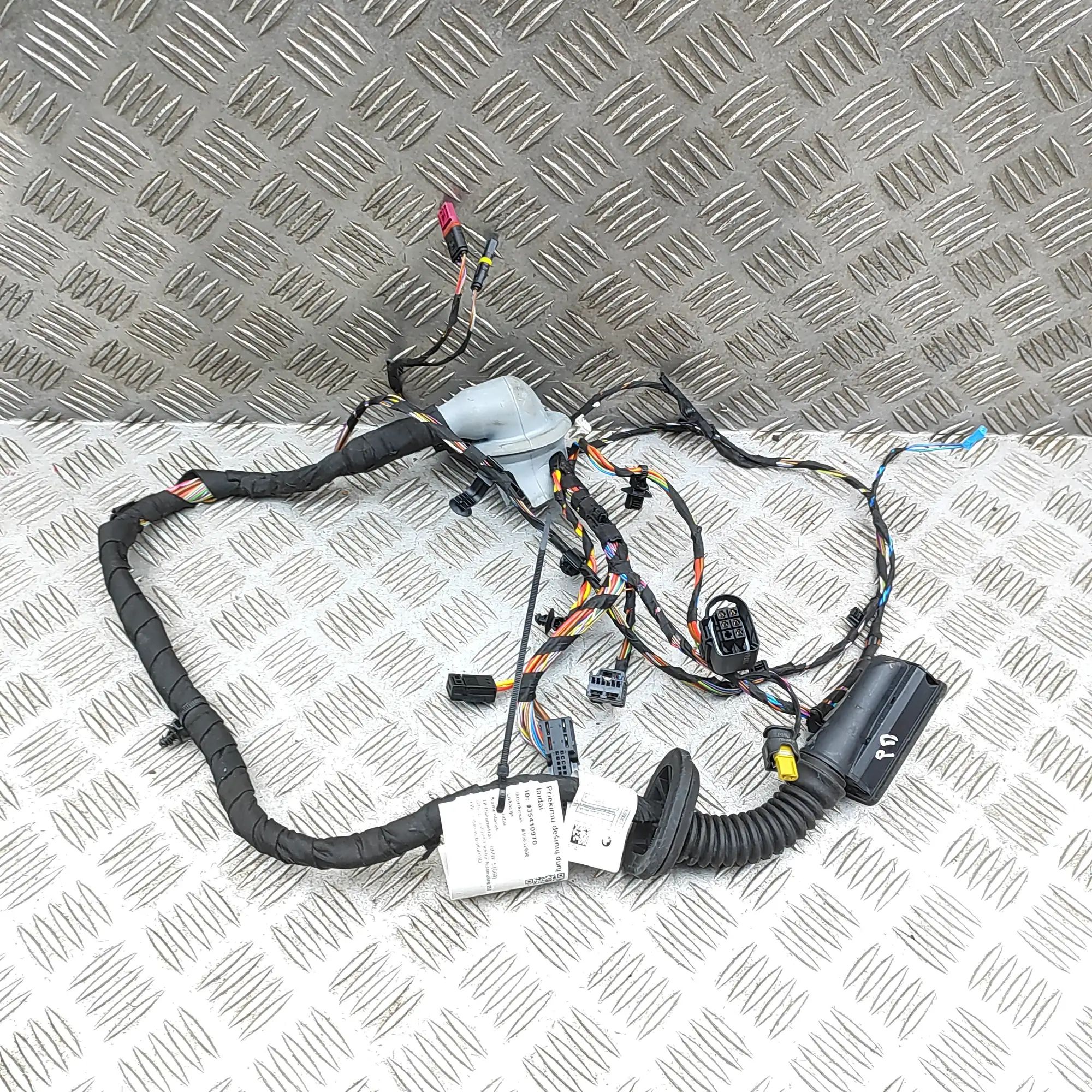 BMW 5 (G30 / G31) Door wiring — front right Door wiring — front right — BMW 5 SERIES (G60) ...