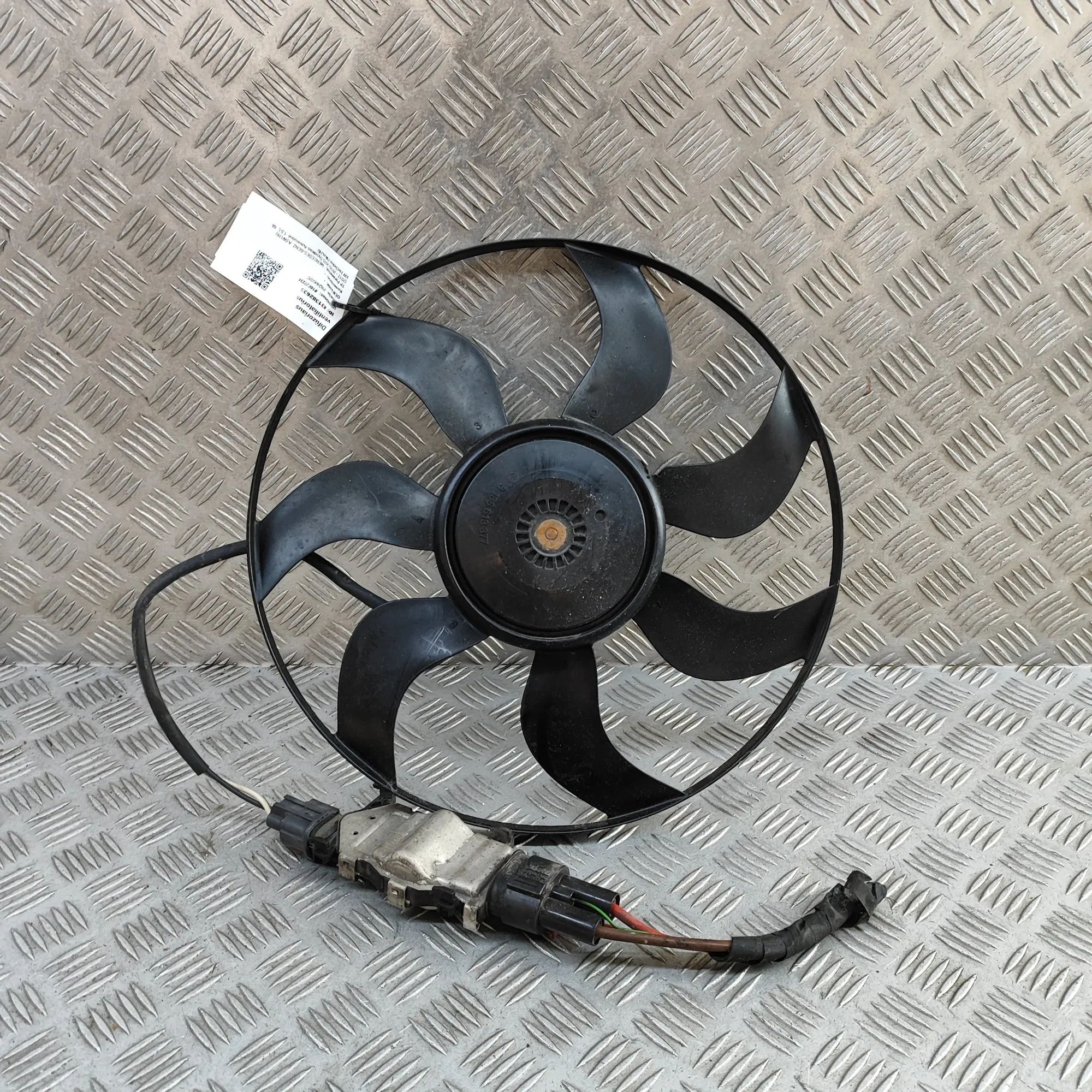 Mercedes-Benz A (W176) Engine Cooling Fan Engine Cooling Fan — MERCEDES BENZ A-CLASS (W17...