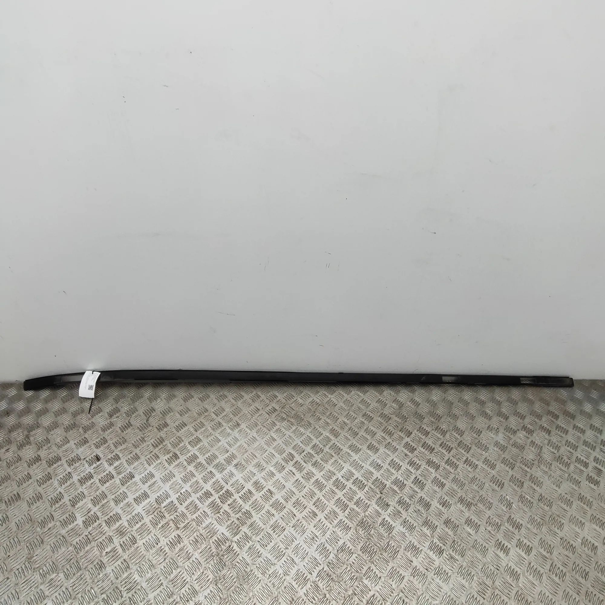 Mercedes-Benz GLB / EQB (X247) Left Side Roof Strip Trim Left Side Roof Strip Trim — MERCEDES BENZ GLB (...