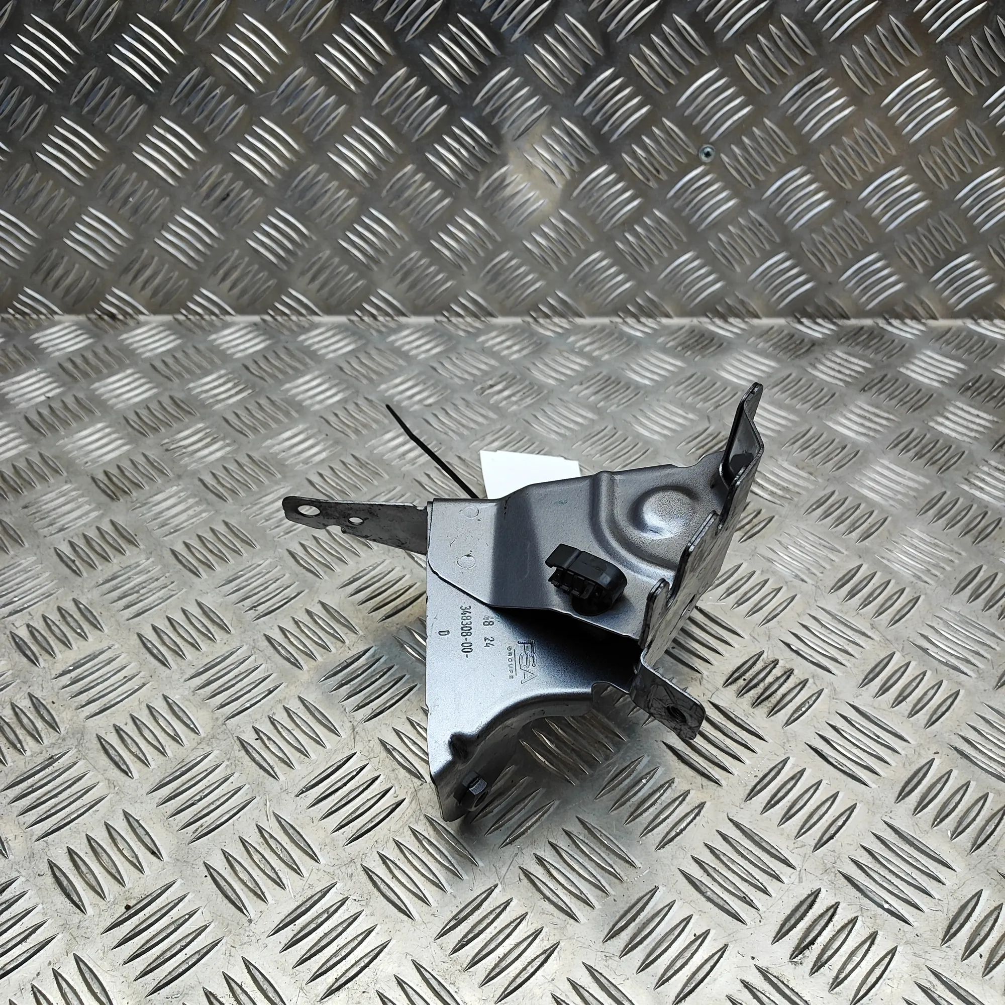 Opel Mokka (B) Fender bracket — front right Fender bracket — front right — OPEL MOKKA (2020...