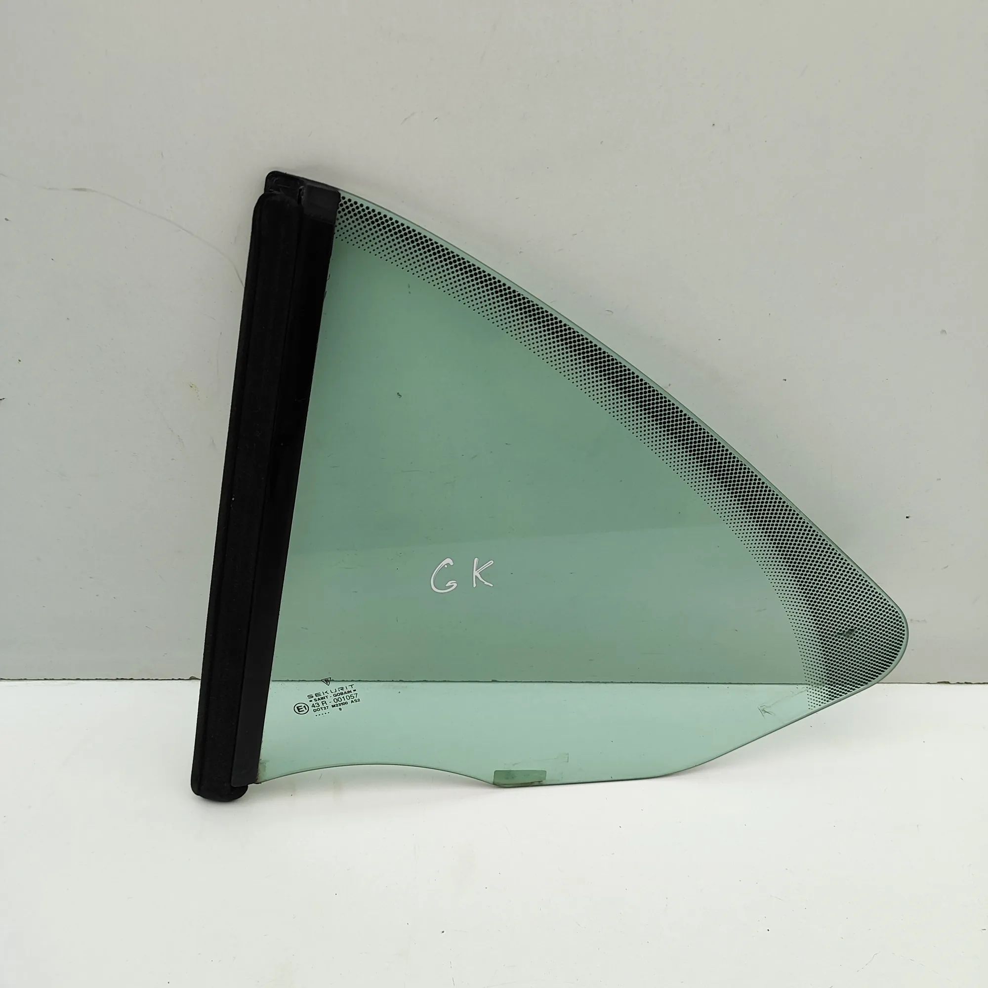 Porsche 911 (996) Rear Left Quarter Window Rear Left Quarter Window — PORSCHE 911 (Cabrio ...