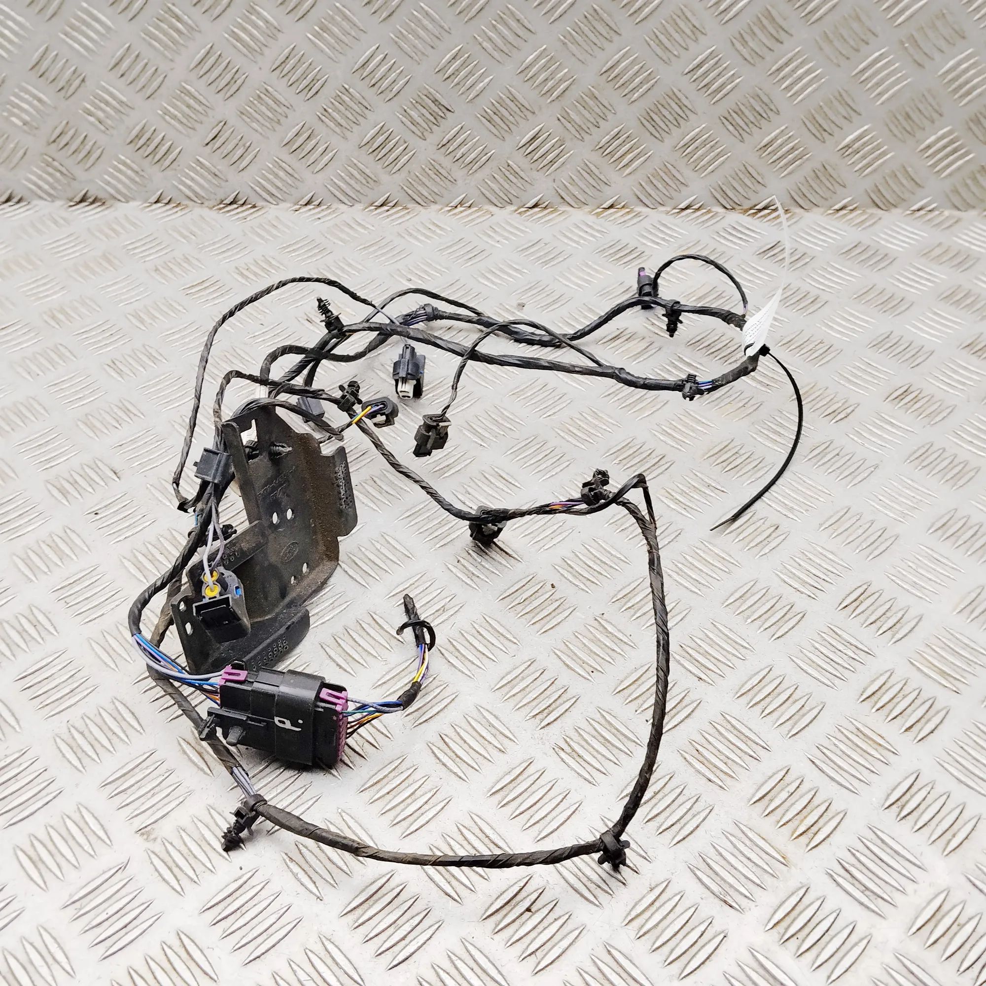Land Rover Discovery Sport Front Parking Sensor Wiring Loom Front Parking Sensor Wiring Loom — LAND ROVER D...