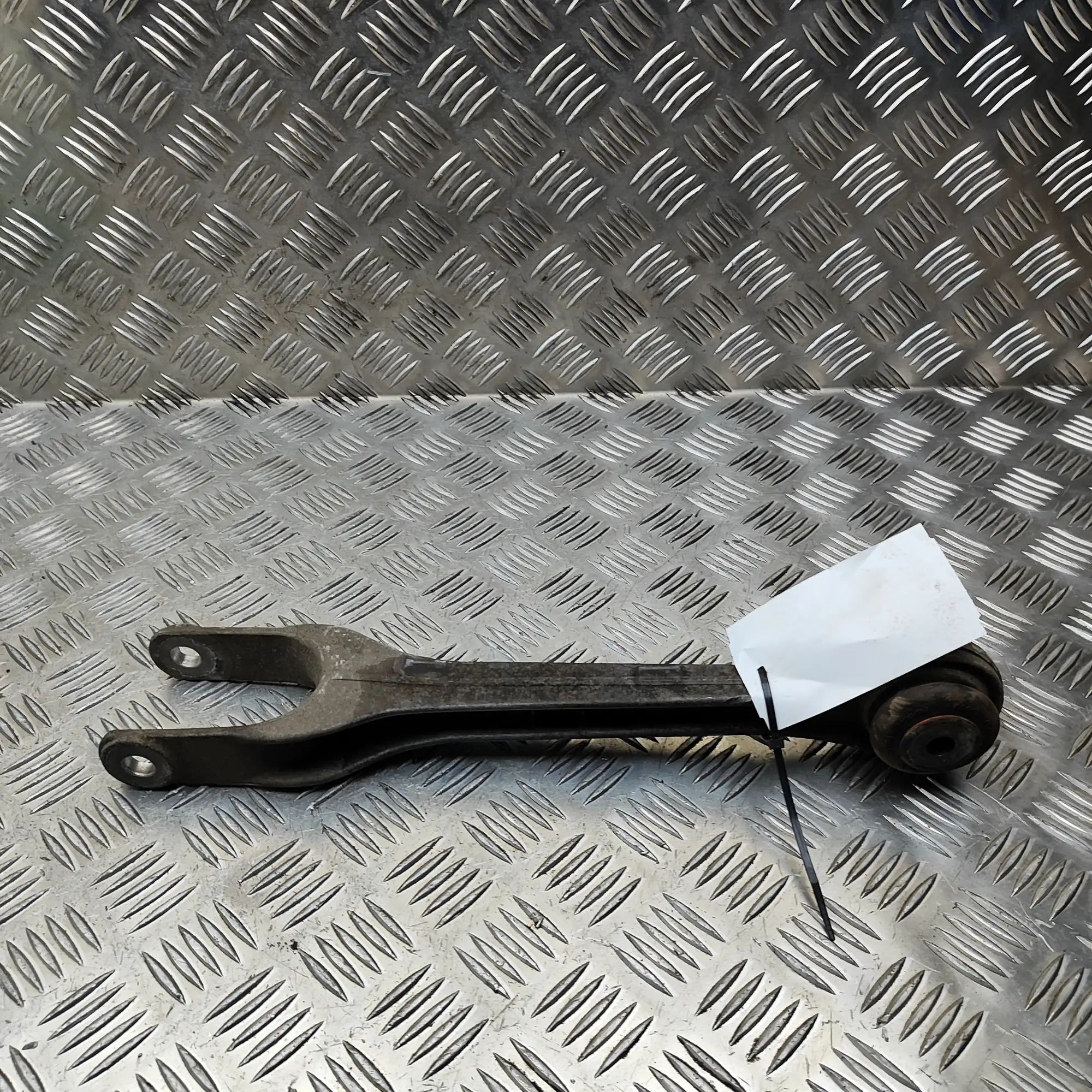 Porsche 911 (991) Front Left Straight Control Arm Front Left Straight Control Arm — PORSCHE 911 (...