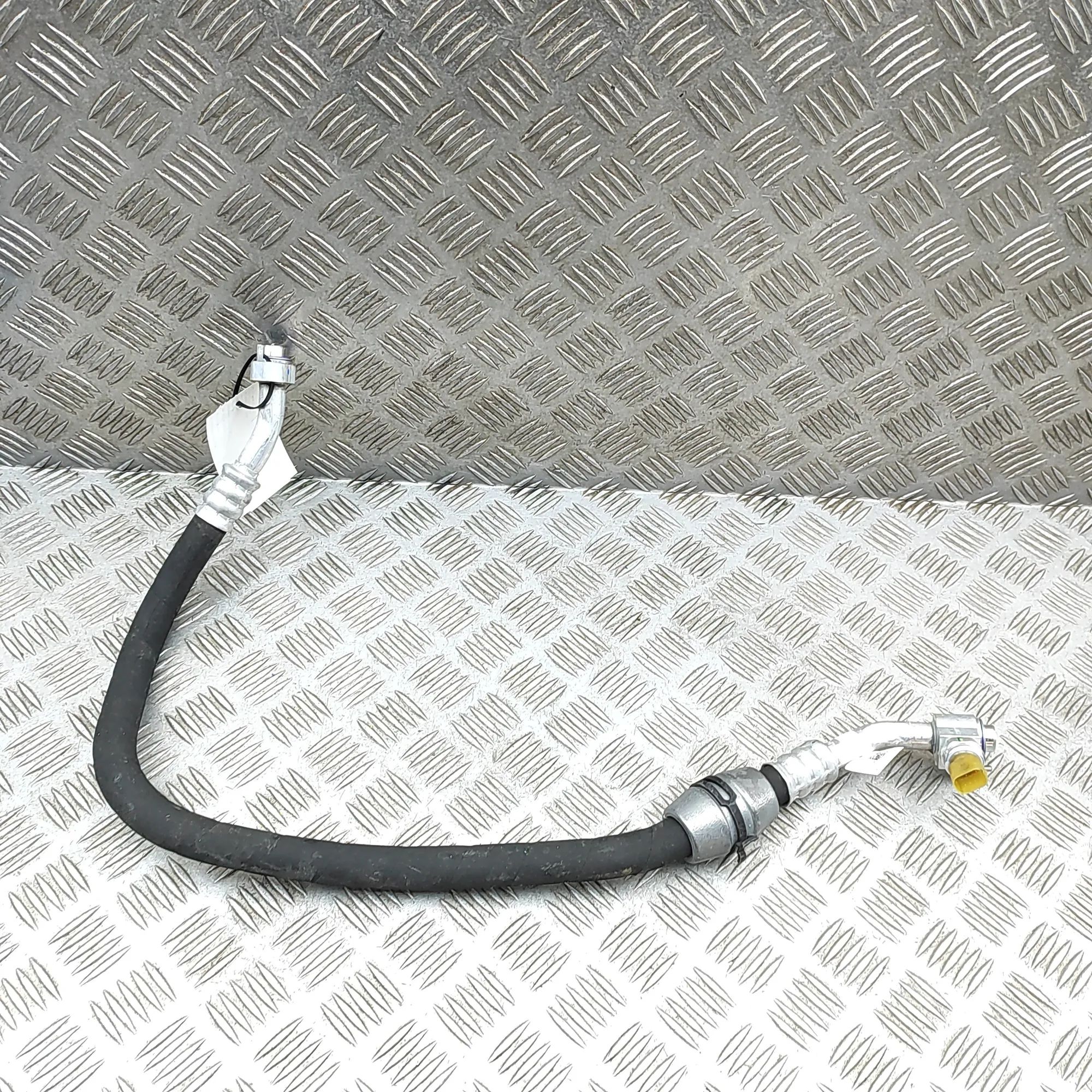 BMW 5 (G30 / G31) A/C Air Con Hose Pipe A/C Air Con Hose Pipe — BMW 5 SERIES (G60) (202...