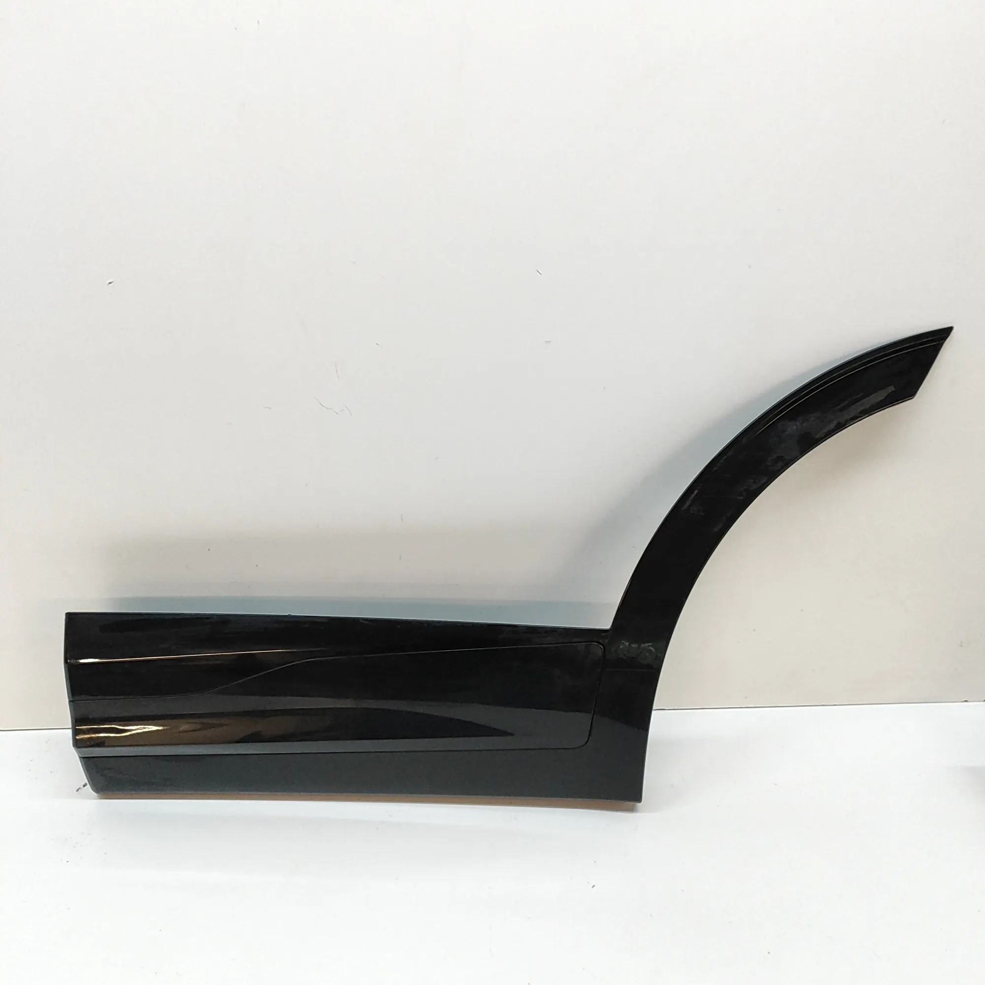 Kia Sportage Lower door moulding — rear left Lower door moulding — rear left — KIA SPORTAGE ...