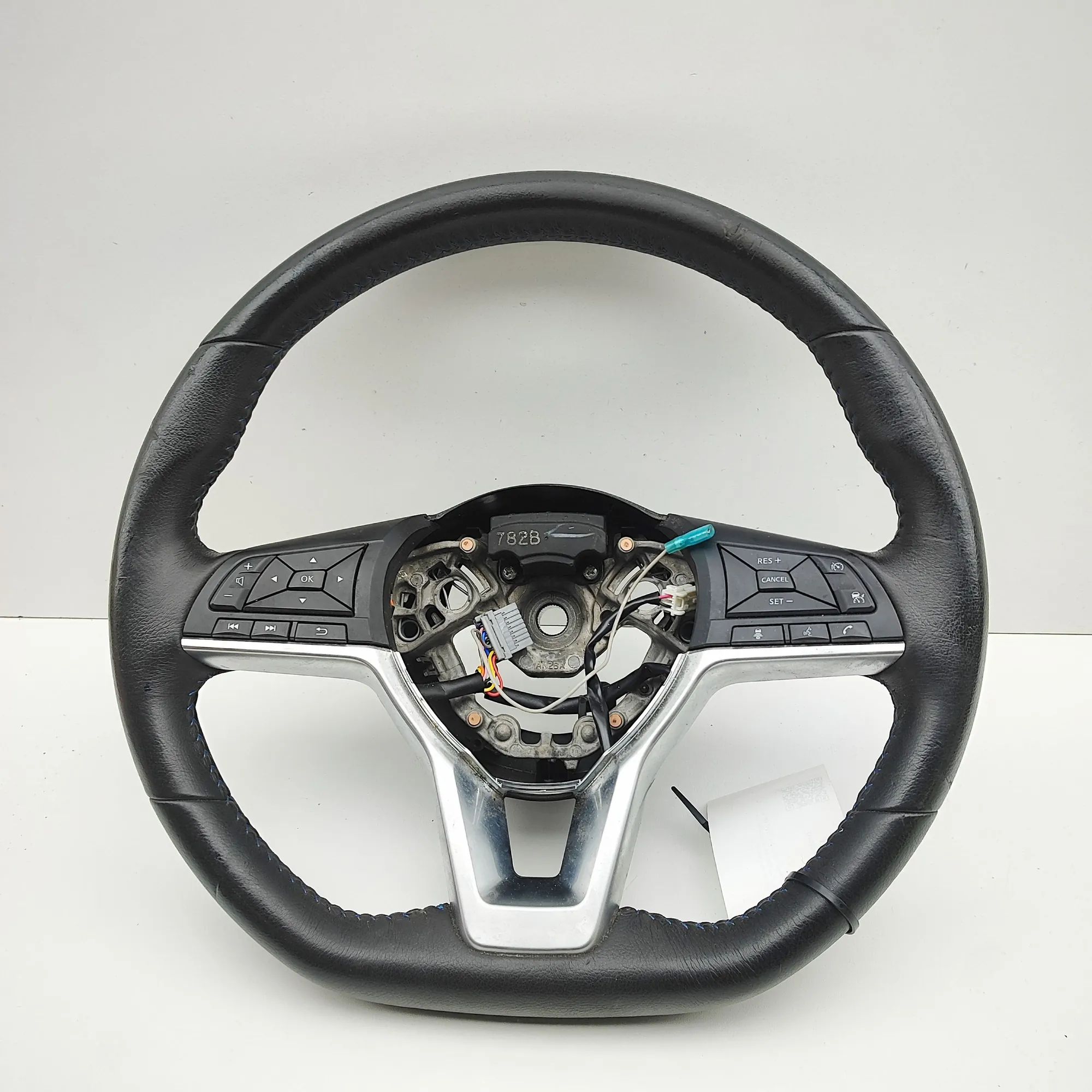 Nissan Leaf steering wheel Steering Wheel — NISSAN LEAF (ZE1) (2017-...) —...