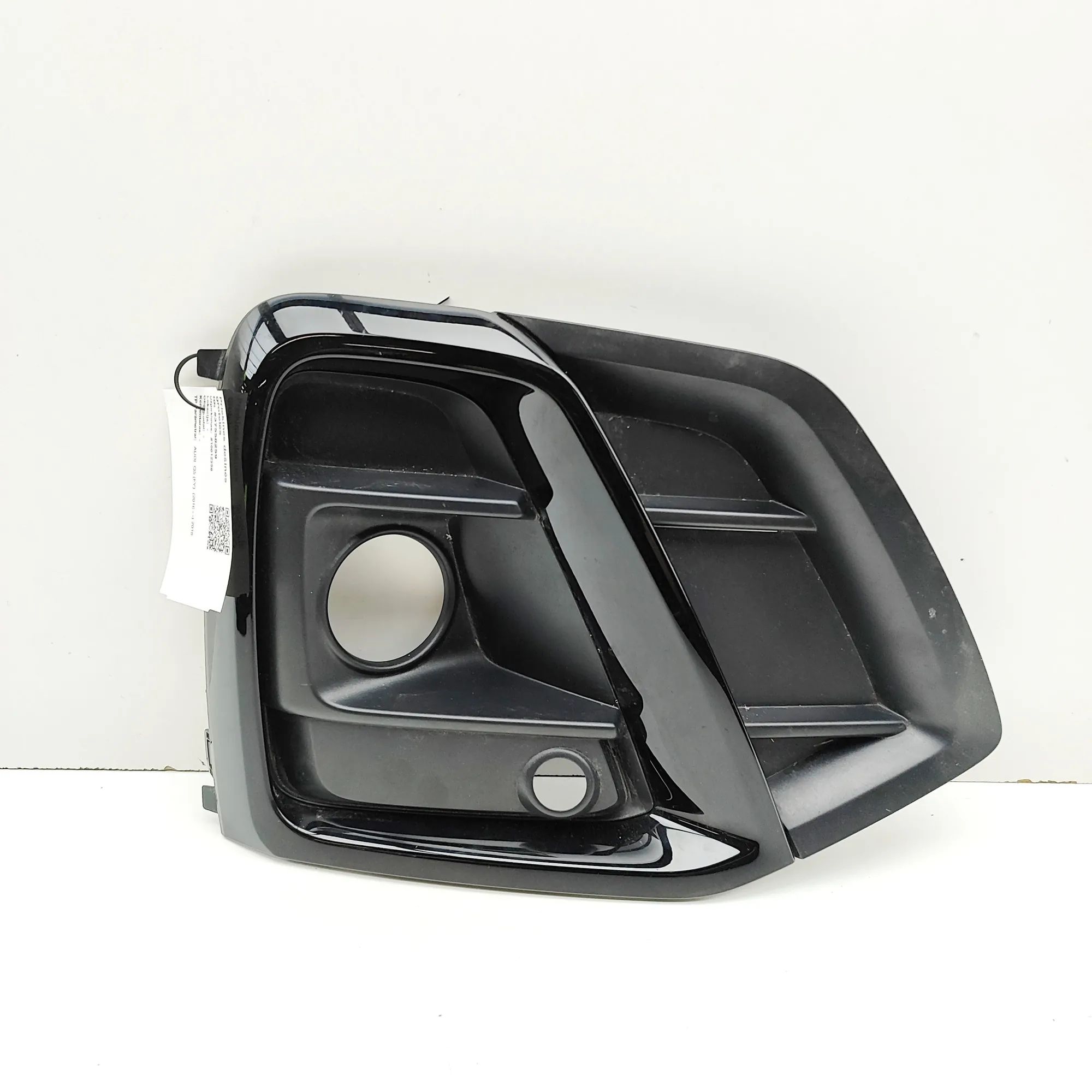 Audi Q5 (8R) Front Right Grill Front Right Grill — AUDI Q5 (FY) (2016-...) — 8...