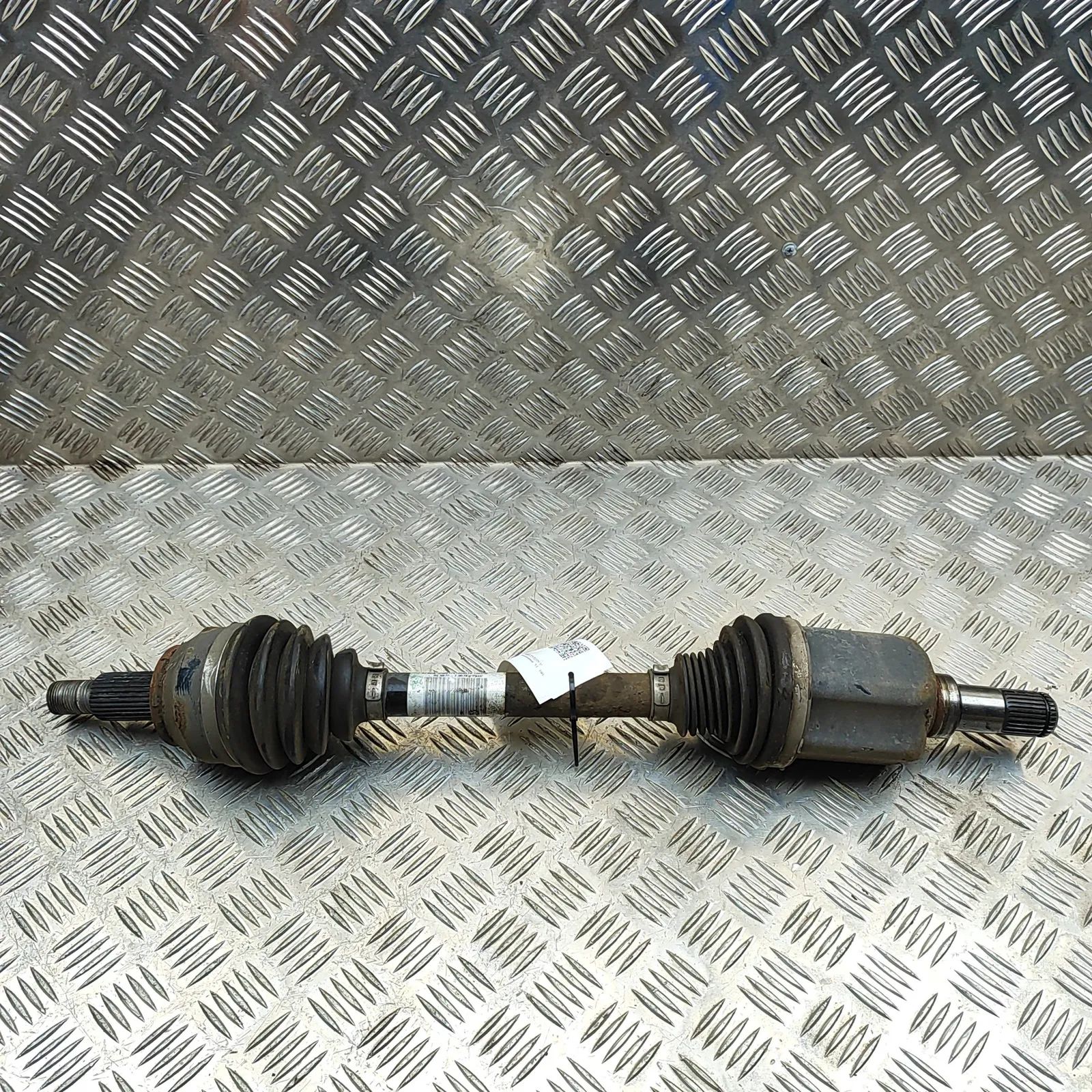Land Rover Discovery Front Left Driveshaft Front Left Driveshaft — LAND ROVER DISCOVERY (V...