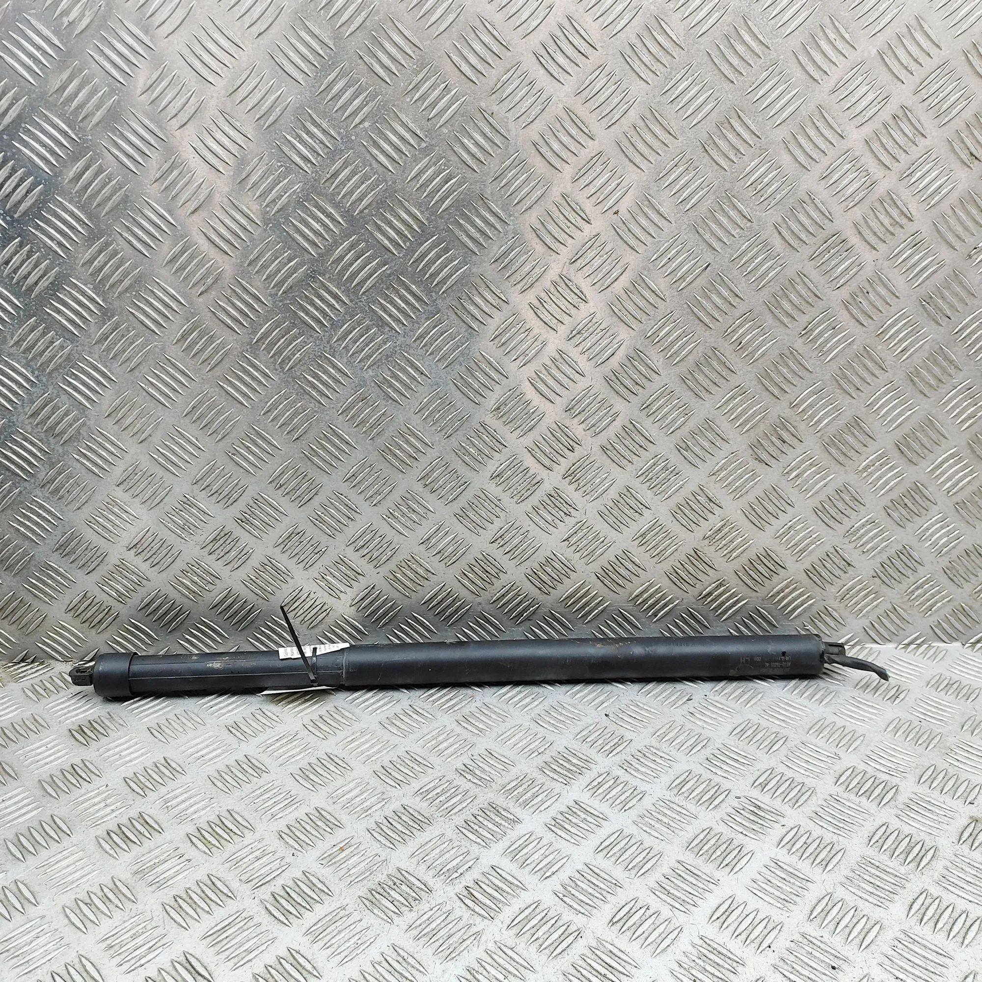 Land Rover Discovery Left Side Tailgate Gas Strut Left Side Tailgate Gas Strut — LAND ROVER DISCO...