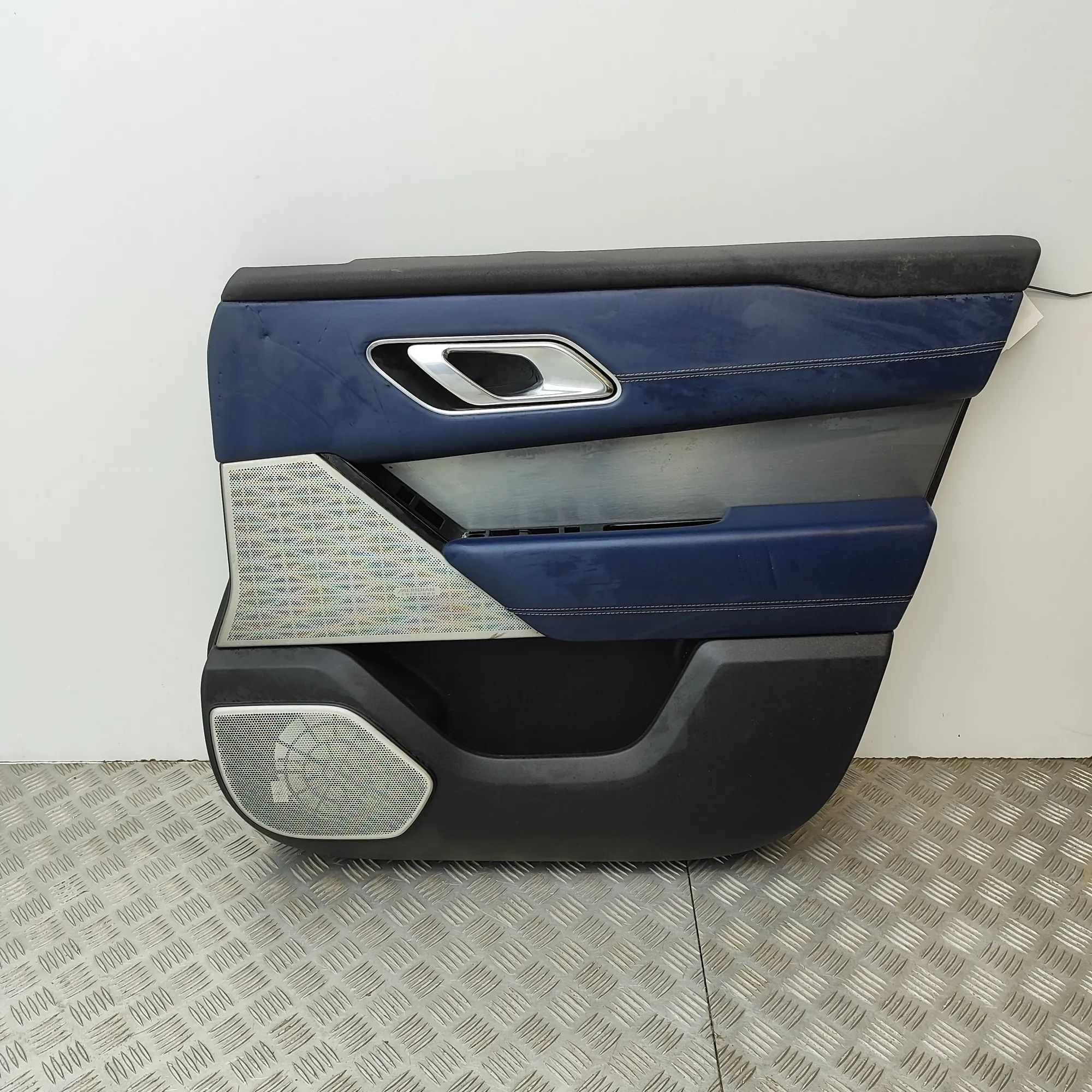 Land Rover Range Rover Velar Front Right Door Panel Front Right Door Panel — LAND ROVER RANGE ROVER...