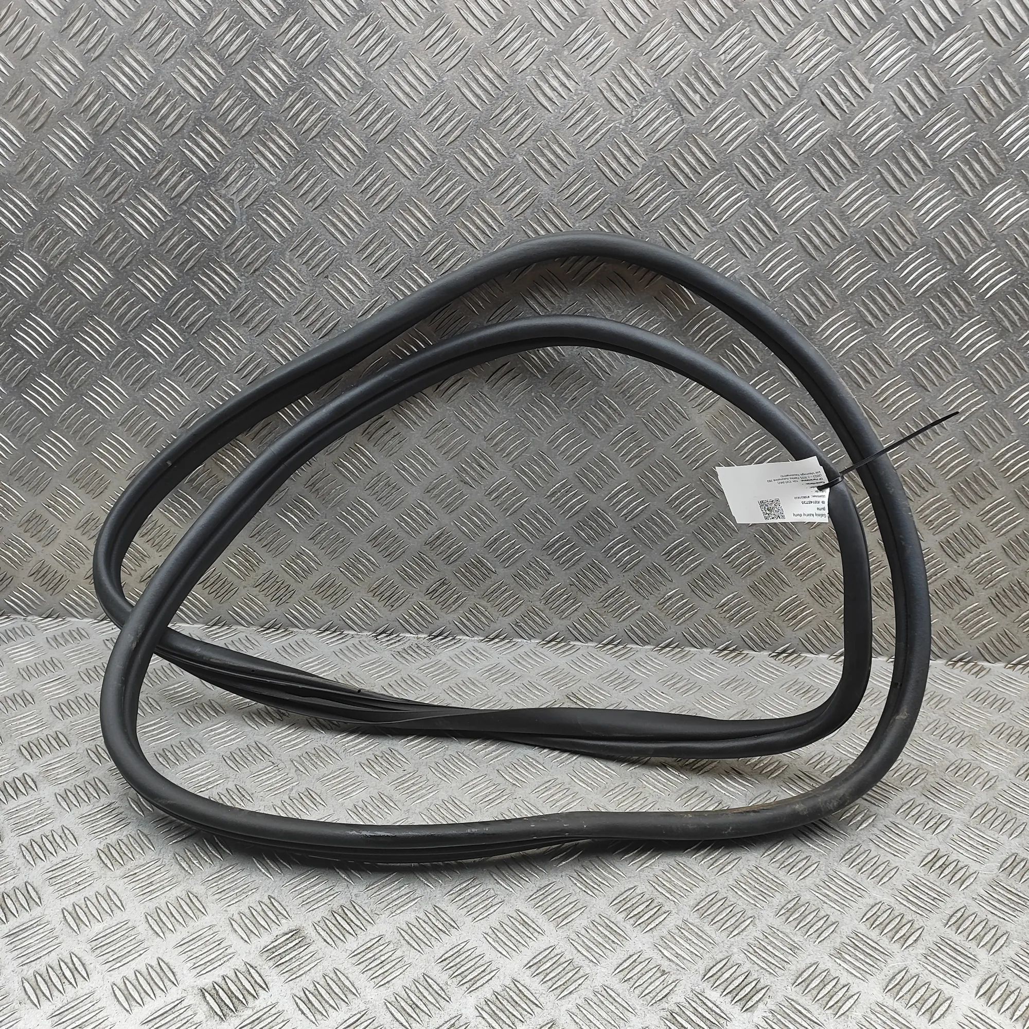 Kia EV9  Door rubber seal — rear left Door rubber seal — rear left — KIA EV9 (MV) (20...