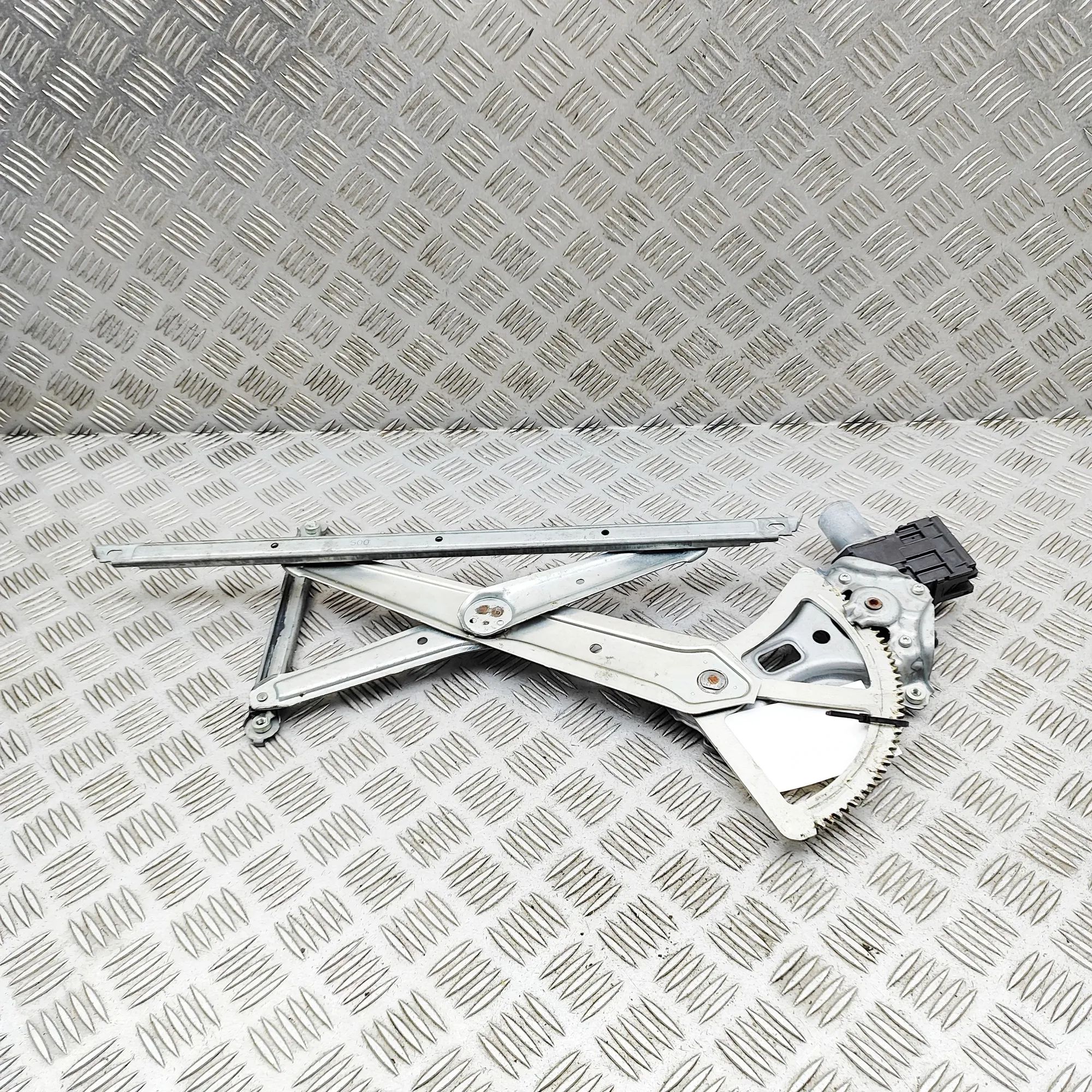 Toyota Land Cruiser 150 Front Right Door Window Regulator Front Right Door Window Regulator — TOYOTA LAND...