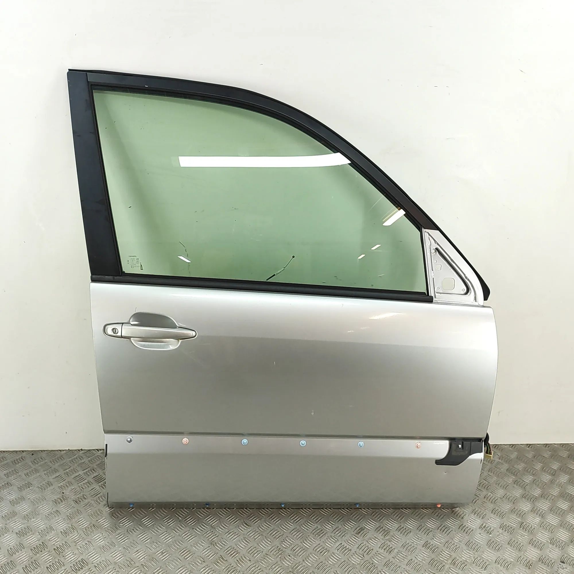 Toyota Land Cruiser 100 Door — front right Door — front right — TOYOTA LAND CRUISER (120 _...