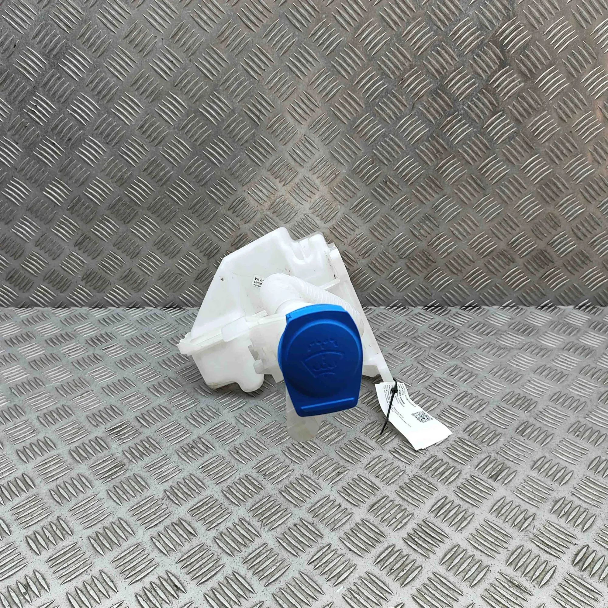 Volkswagen Tayron Window Washer Tank Window Washer Tank — VW TAYRON (R41) (2024-...)...
