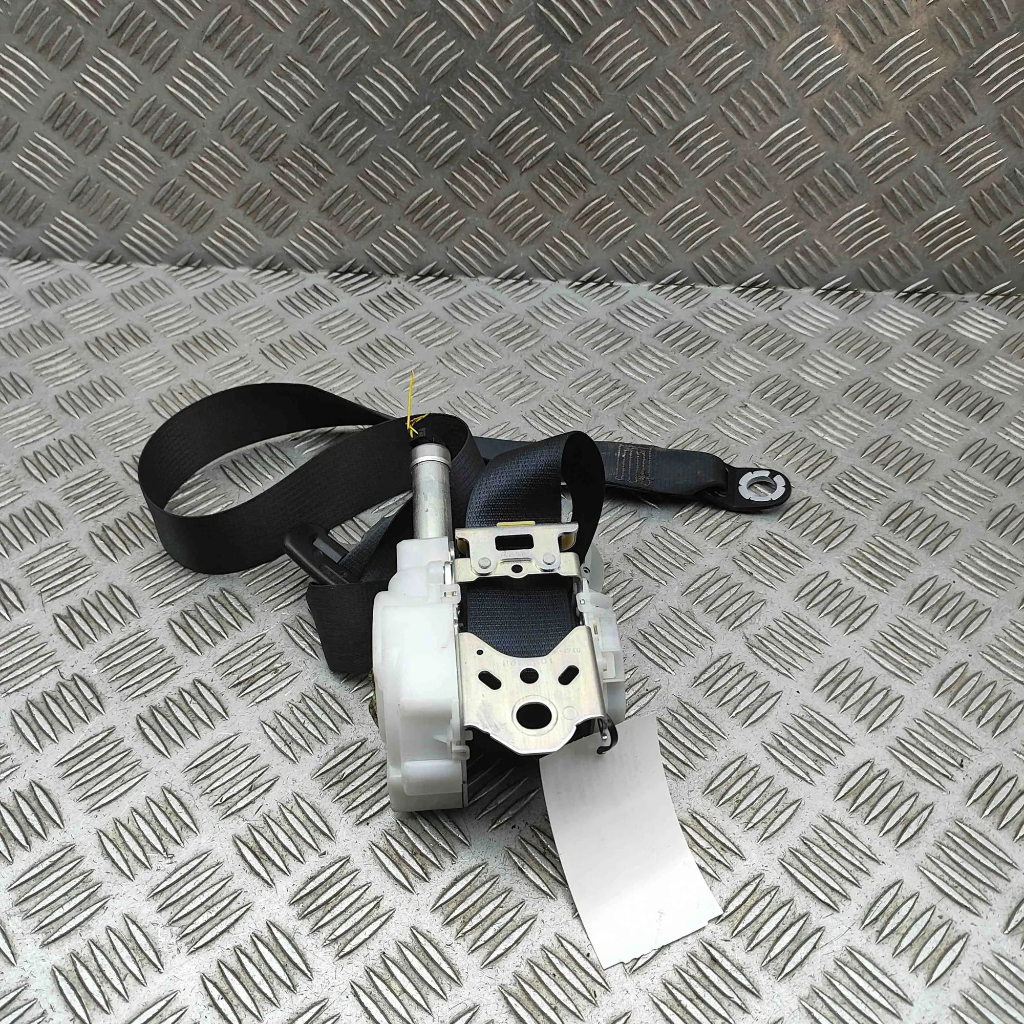 Toyota Auris Front Right Seatbelt Front Right Seatbelt — TOYOTA AURIS (TOURING SP...