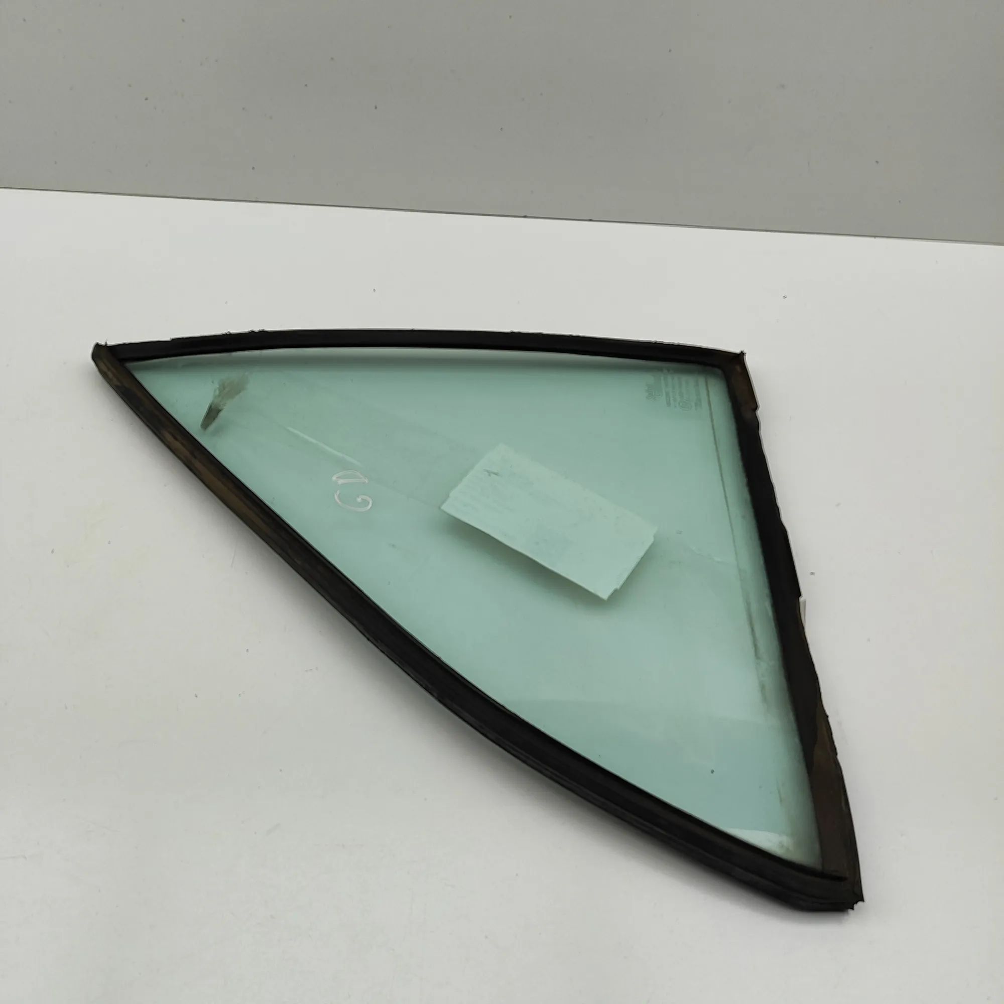 Maserati Biturbo (2, 4, Spyder, Karif) Right rear door window Right rear door window — MASERATI 425 (1987-199...