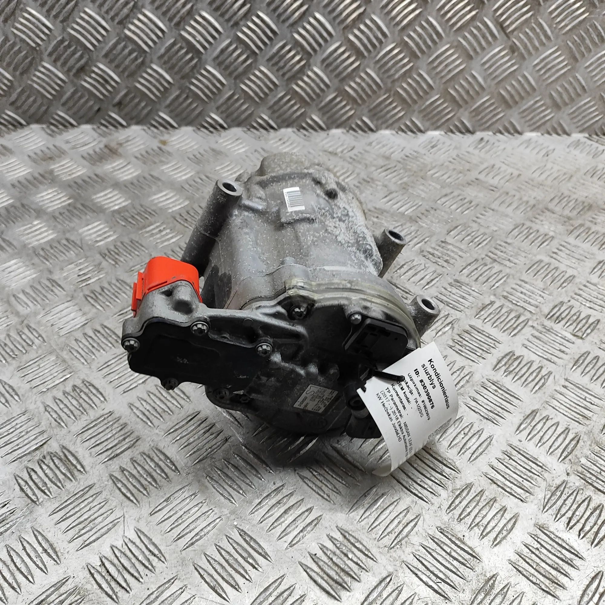 Nissan Leaf Air-conditioning compressor Air-conditioning compressor — NISSAN LEAF (ZE1)...
