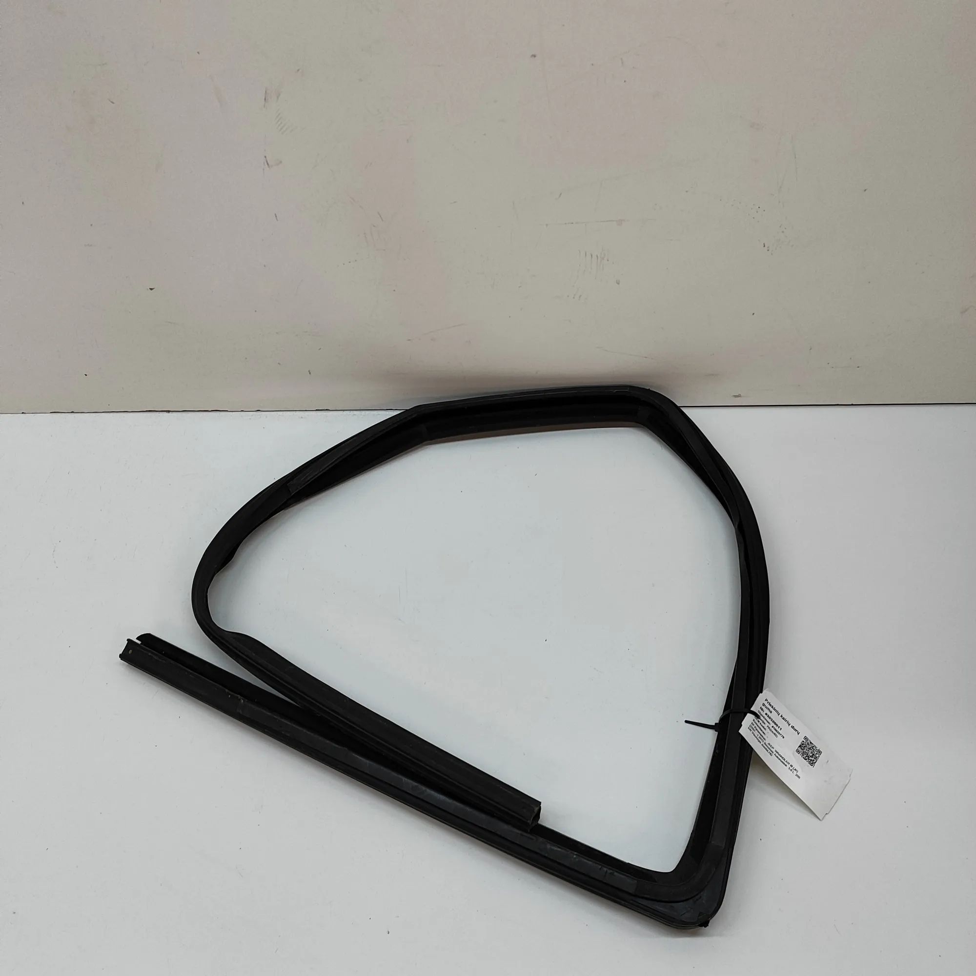 Jeep Wrangler (JK) Door rubber seal — front left Door rubber seal — front left — JEEP WRANGLER (...