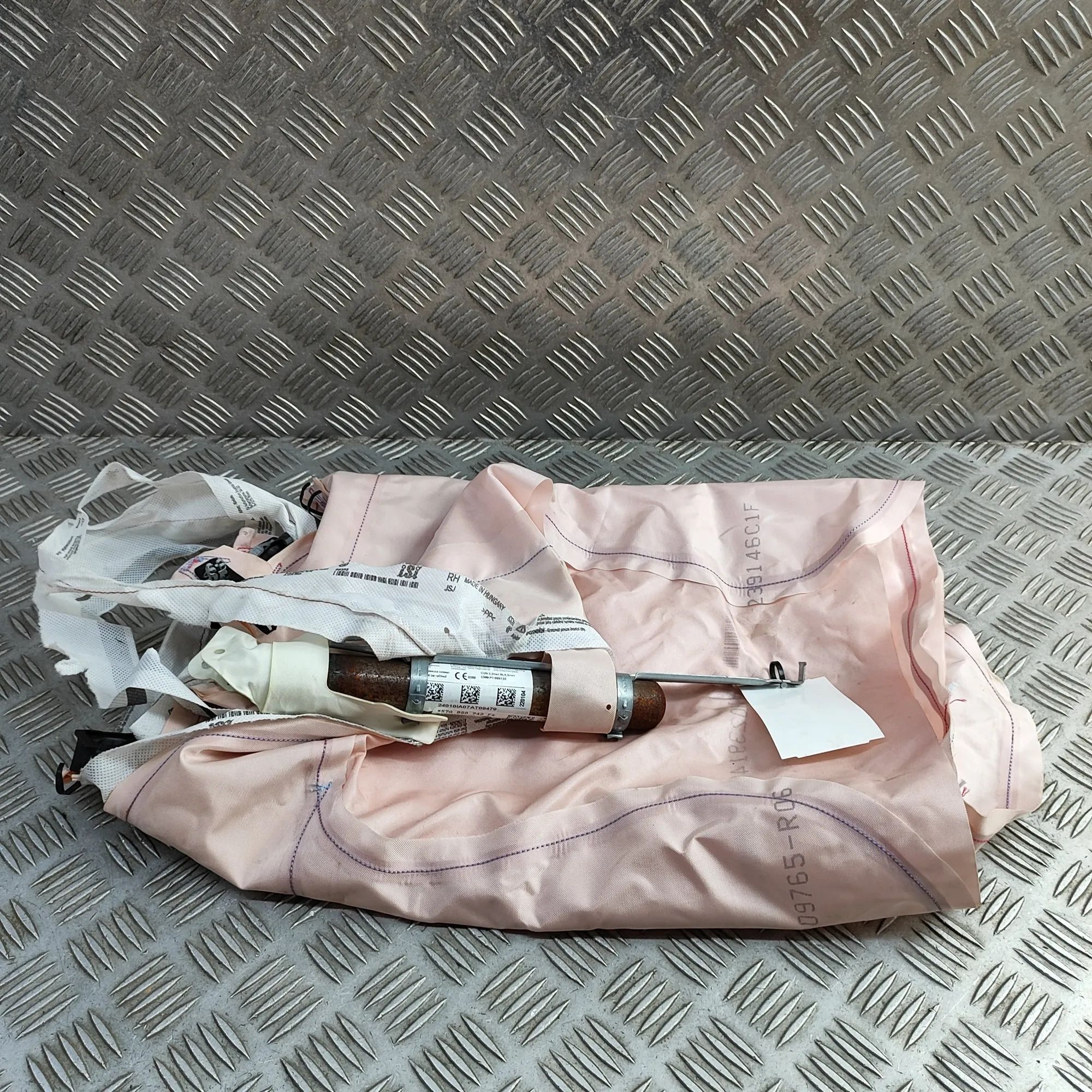 Skoda Karoq Right Side Roof Safety Curtain SRS Right Side Roof Safety Curtain SRS — SKODA KARO...