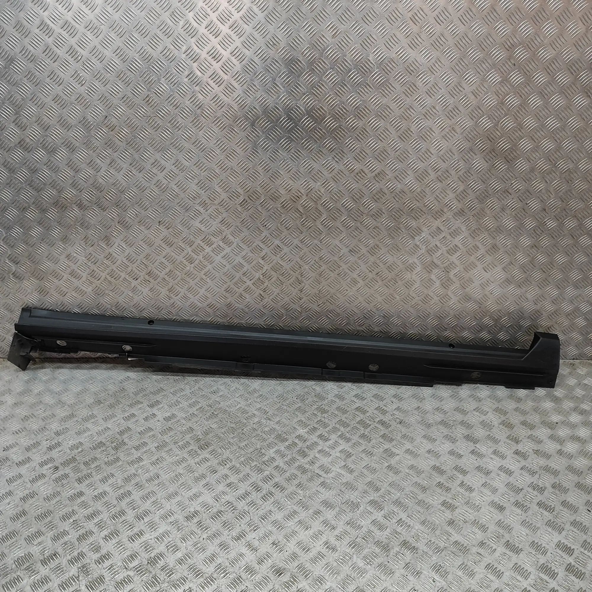 Toyota Yaris Right Side Plastic Sideskirt Cover Right Side Plastic Sideskirt Cover — TOYOTA YAR...