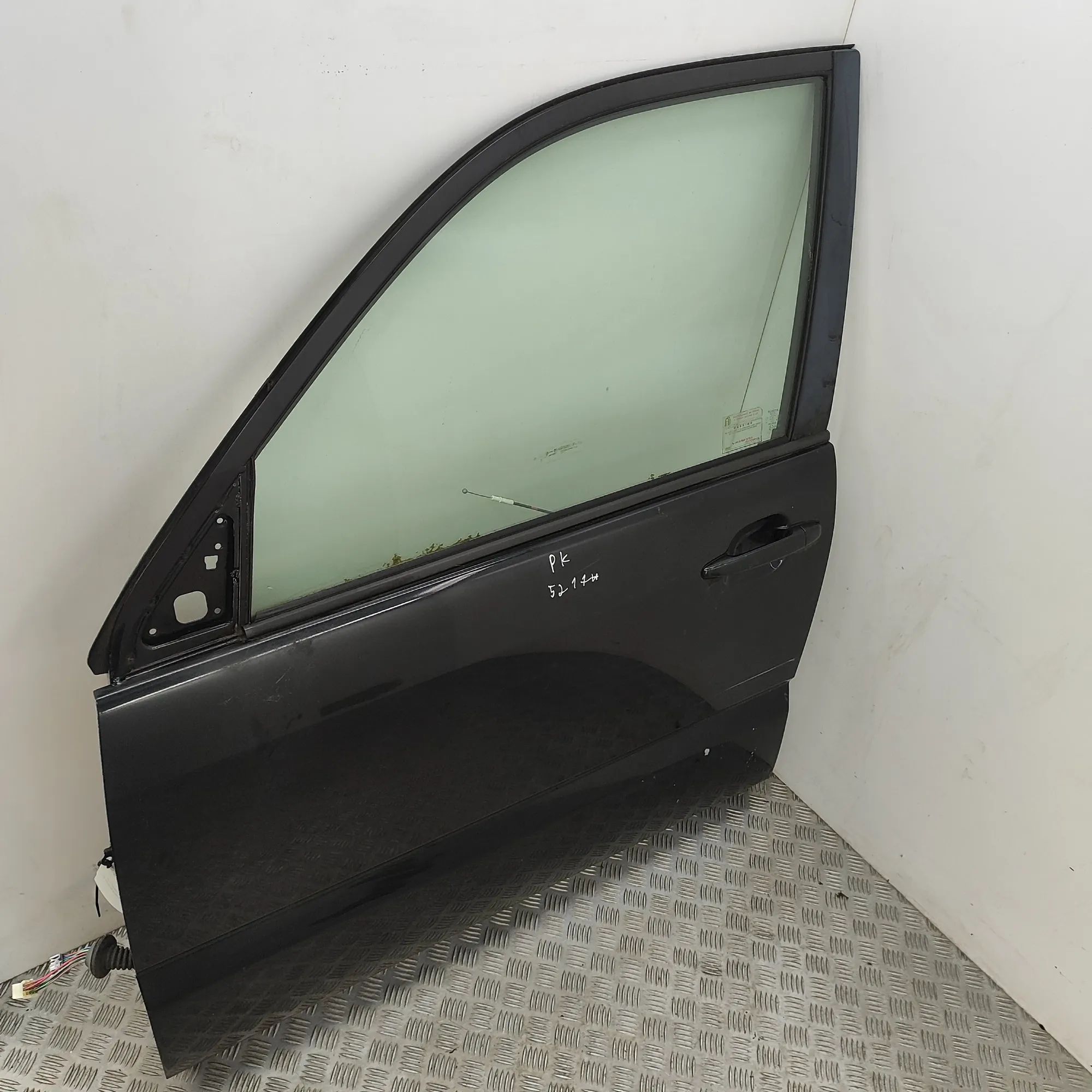 Toyota Land Cruiser 100 Door — front left Door — front left — TOYOTA LAND CRUISER (120 _J...