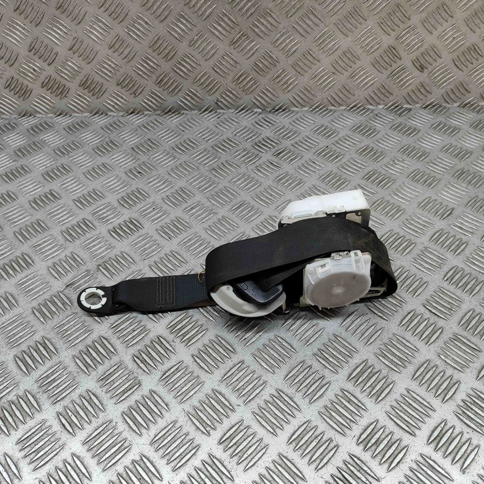 Toyota Auris Front Right Seatbelt Front Right Seatbelt — TOYOTA AURIS (_E18_) (20...
