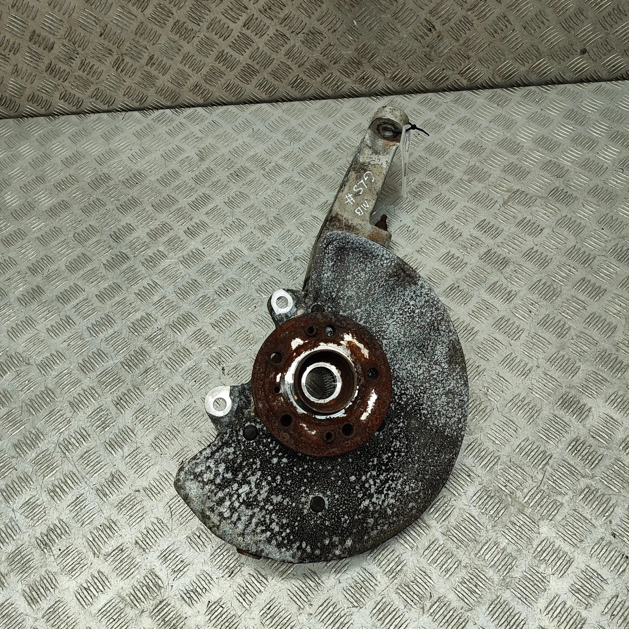 Mercedes-Benz GL / GLS (X166) Front Right Wheel Hub Front Right Wheel Hub — MERCEDES BENZ GLS (X166...