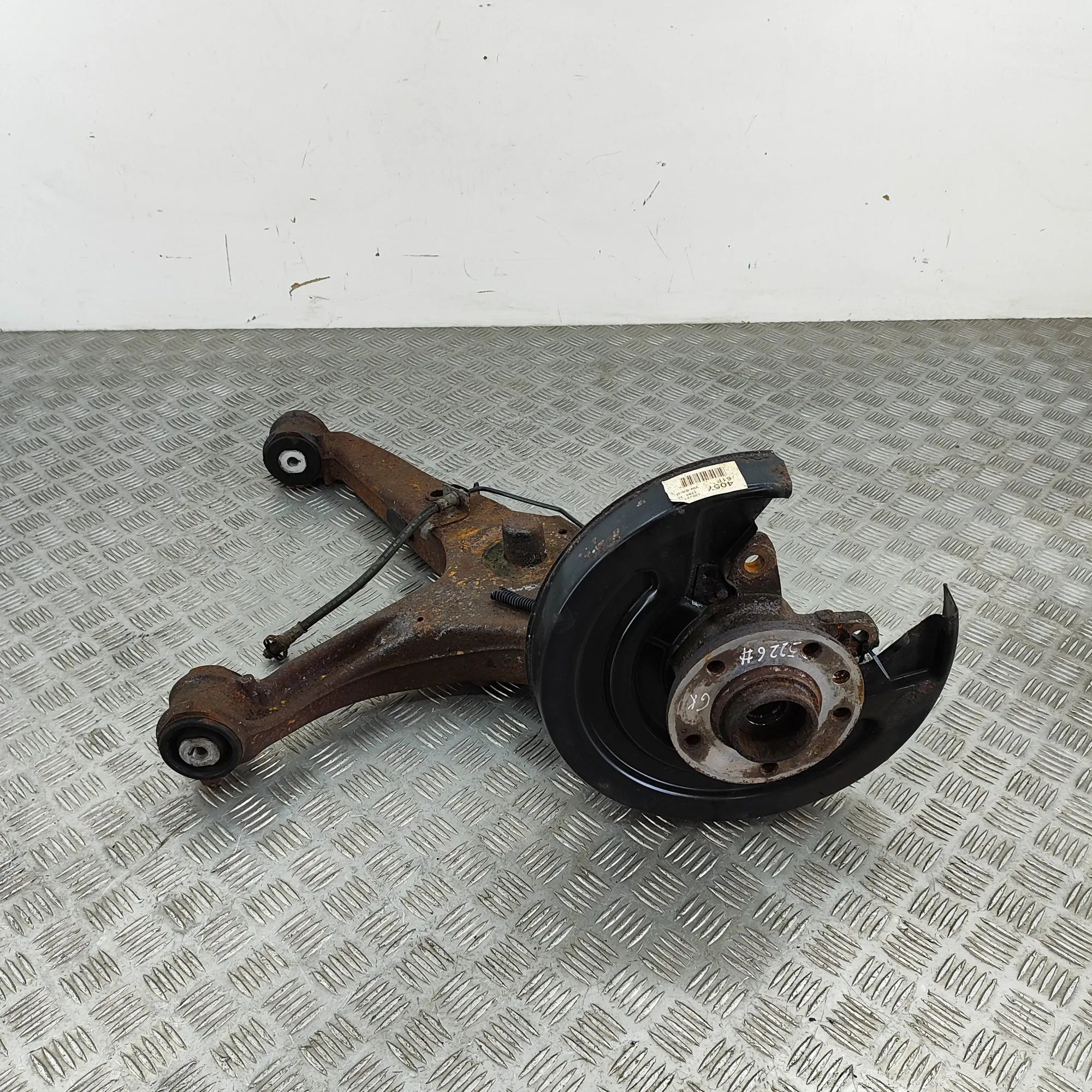 Volkswagen Transporter (T6, Caravelle, Multivan) Rear Left Wheel Hub Spindle Rear Left Wheel Hub Spindle — VW TRANSPORTER (V...