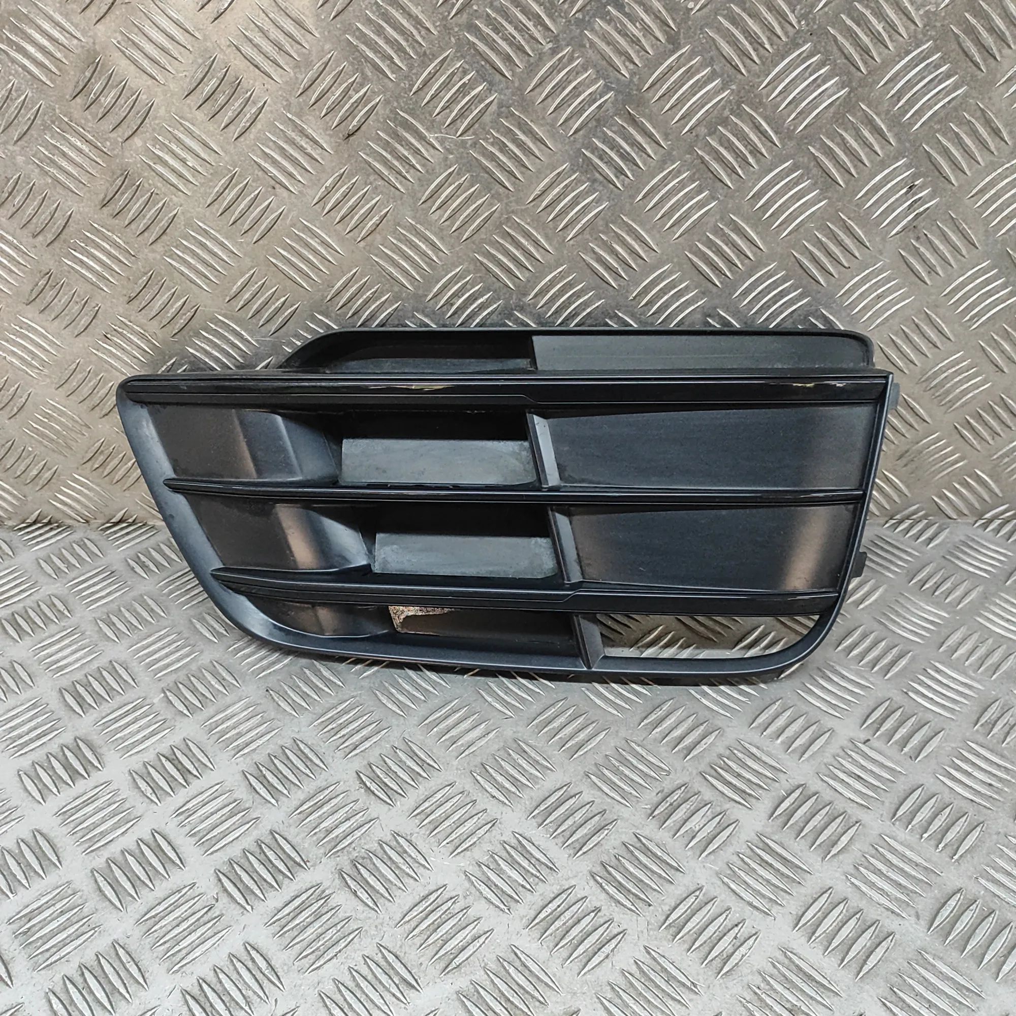 Audi Q5 (FY) Front Right Grill