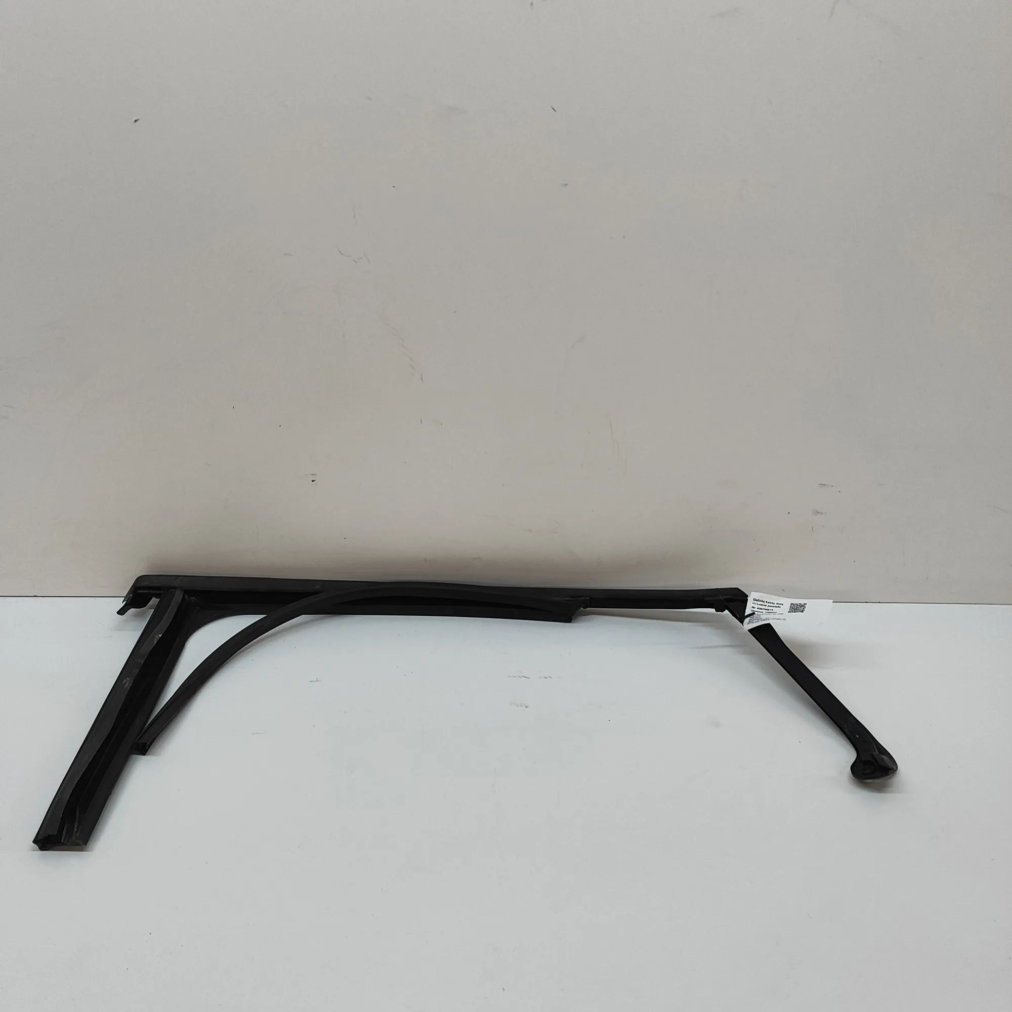 Jeep Avenger Upper door trim strip — rear left Upper door trim strip — rear left — JEEP AVENGE...