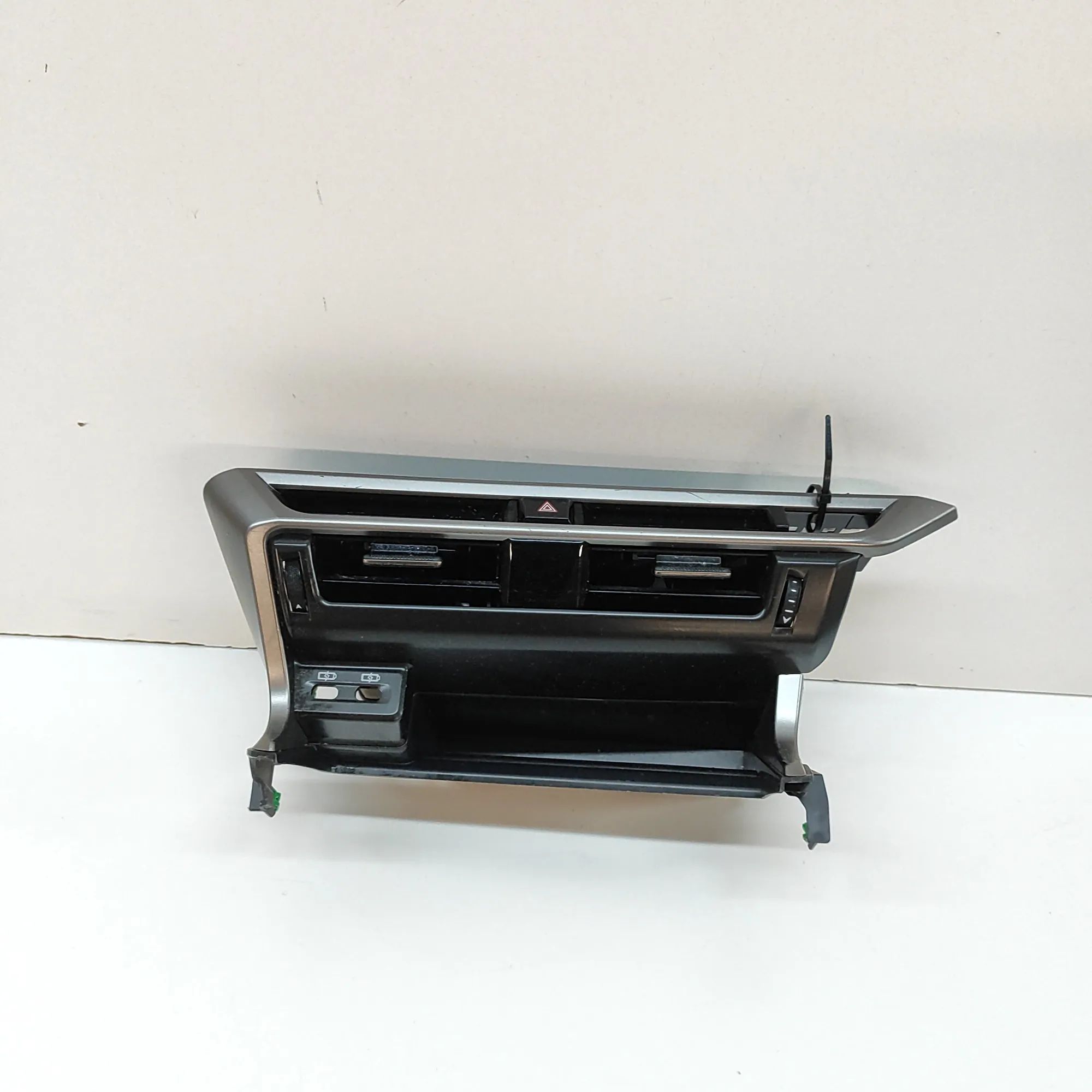 Lexus RX Dashboard Air Vents Dashboard Air Vents — LEXUS RX (_LA1_, _LH1_) (...