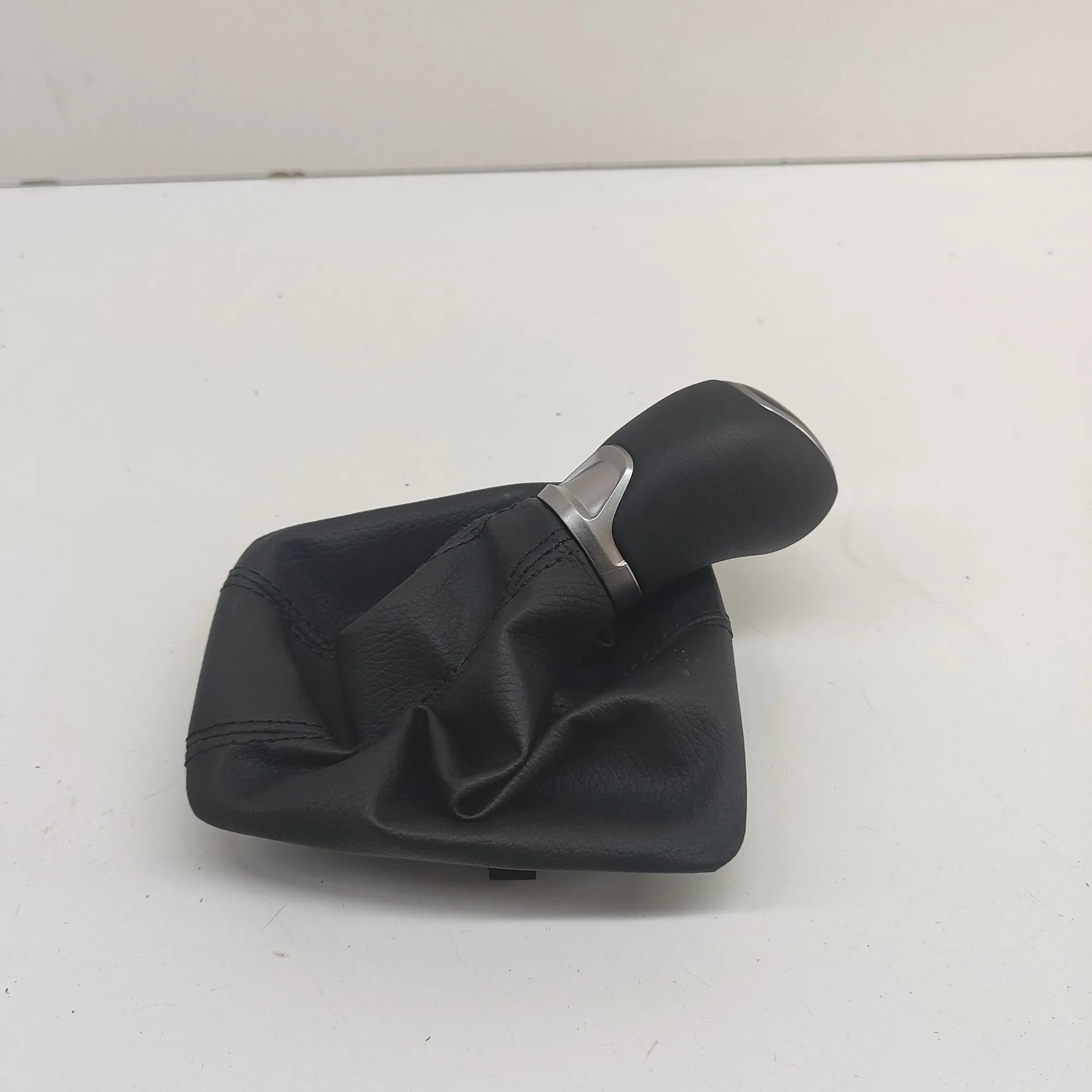 Skoda Octavia Gear lever knob Gear lever knob — SKODA OCTAVIA (IV Combi NX5) ...