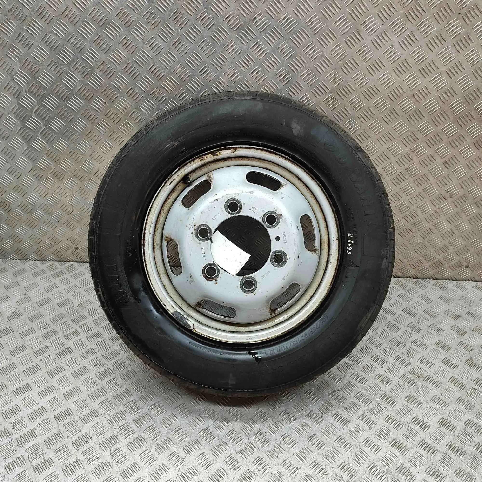 Iveco Daily Alloy Wheel Alloy wheel — IVECO DAILY (VI Flatbed) (2014-.....