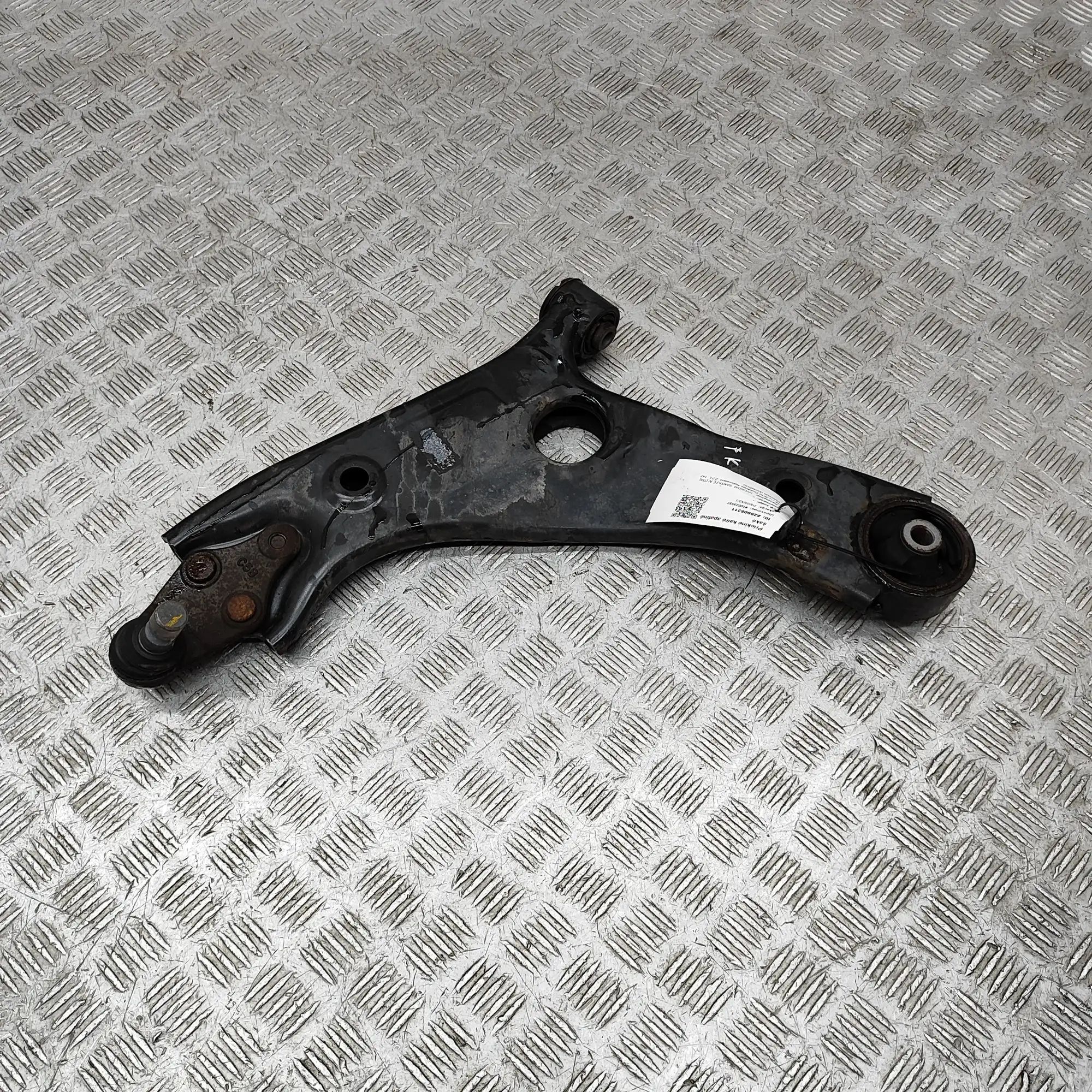 Hyundai Santa Fe Front Left Lower Control Arm Front Left Lower Control Arm — HYUNDAI SANTA (F...