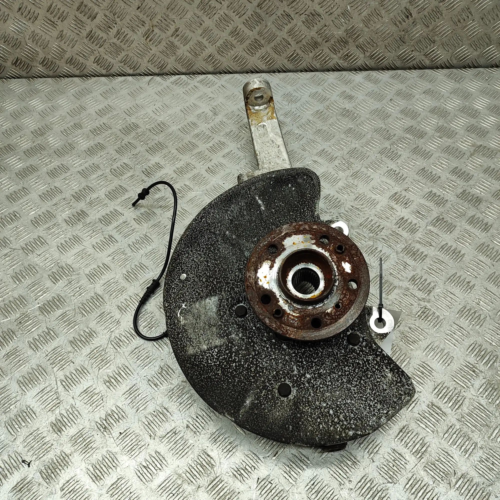 Mercedes-Benz GL / GLS (X166) Front Left Wheel Hub Front Left Wheel Hub — MERCEDES BENZ GLS (X166)...