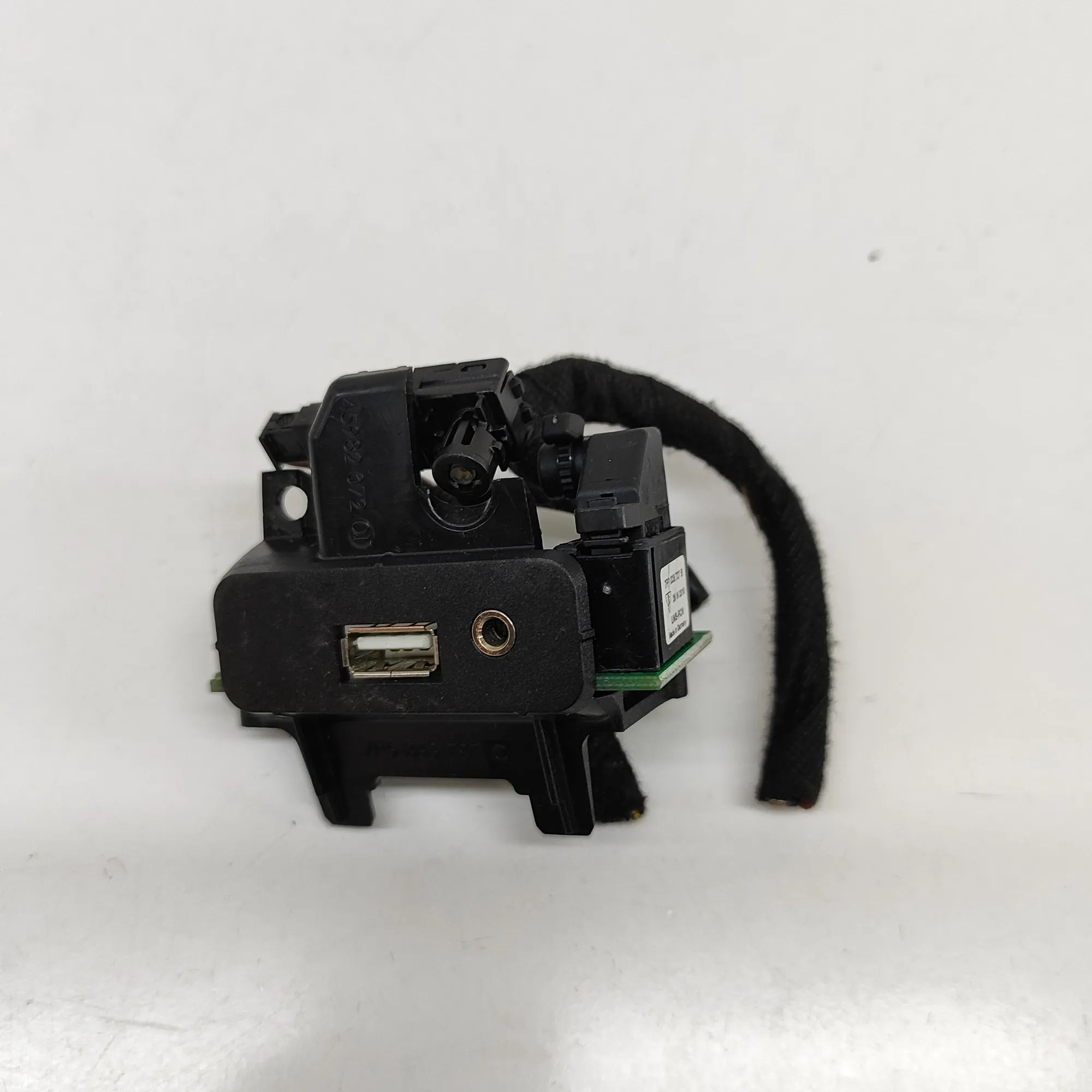 Porsche Cayenne USB/AUX input socket USB/AUX input socket — PORSCHE CAYENNE (92A) (2...