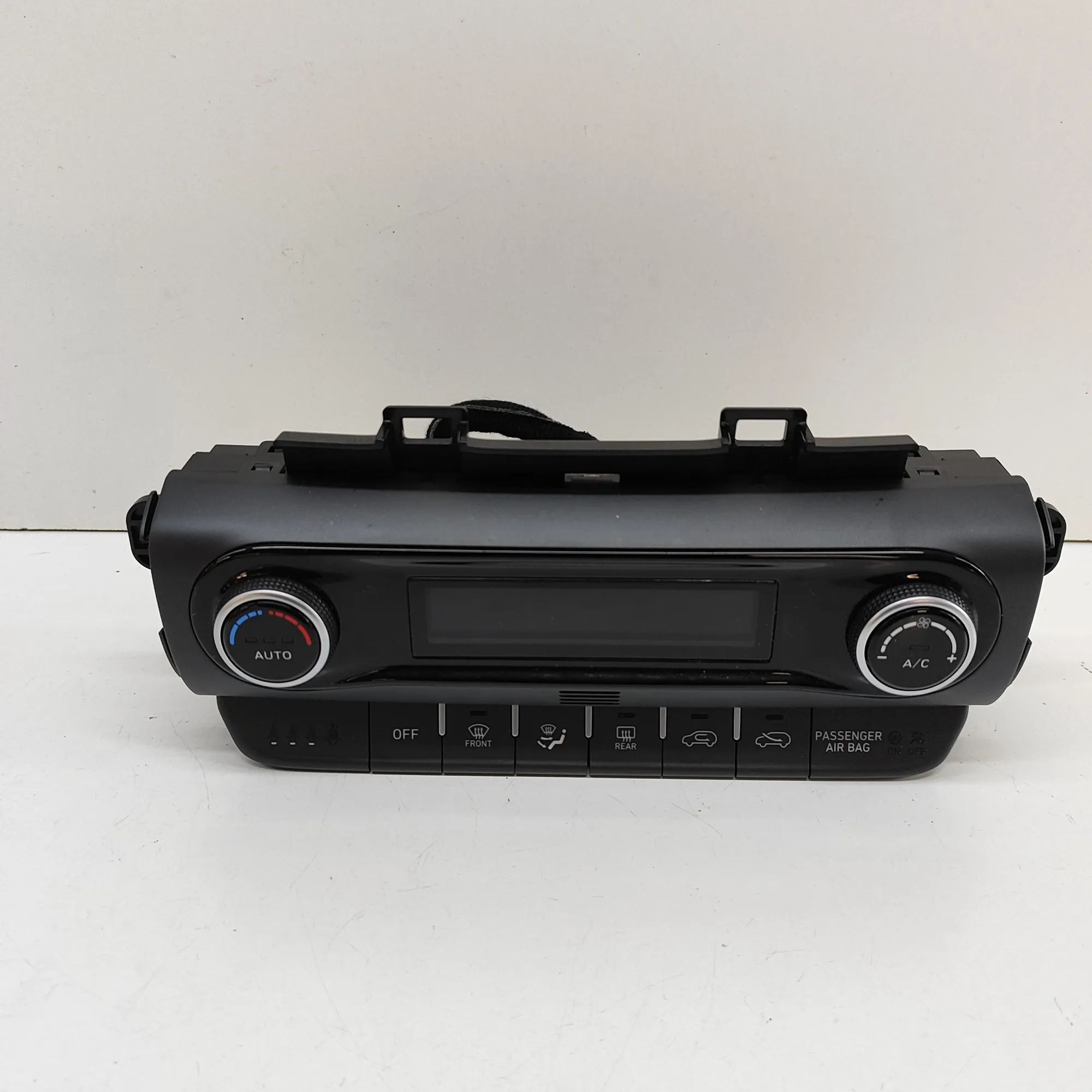 Hyundai Kona Climate control unit Climate control unit — HYUNDAI KONA (2017-...) ...
