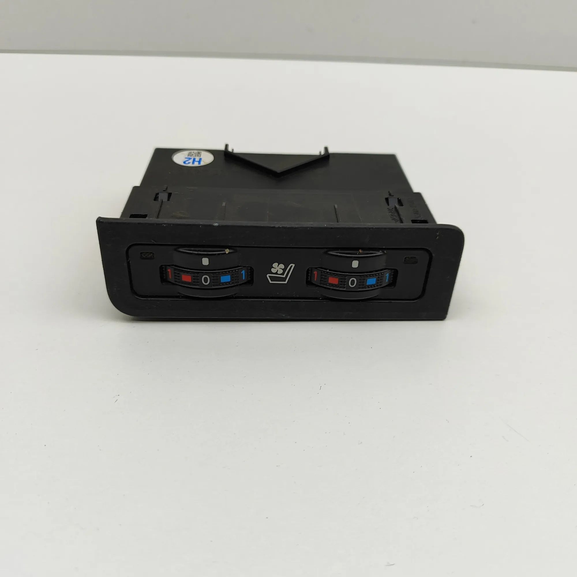 Toyota Land Cruiser 150 Seat heating switch Seat heating switch — TOYOTA LAND CRUISER (_J15...