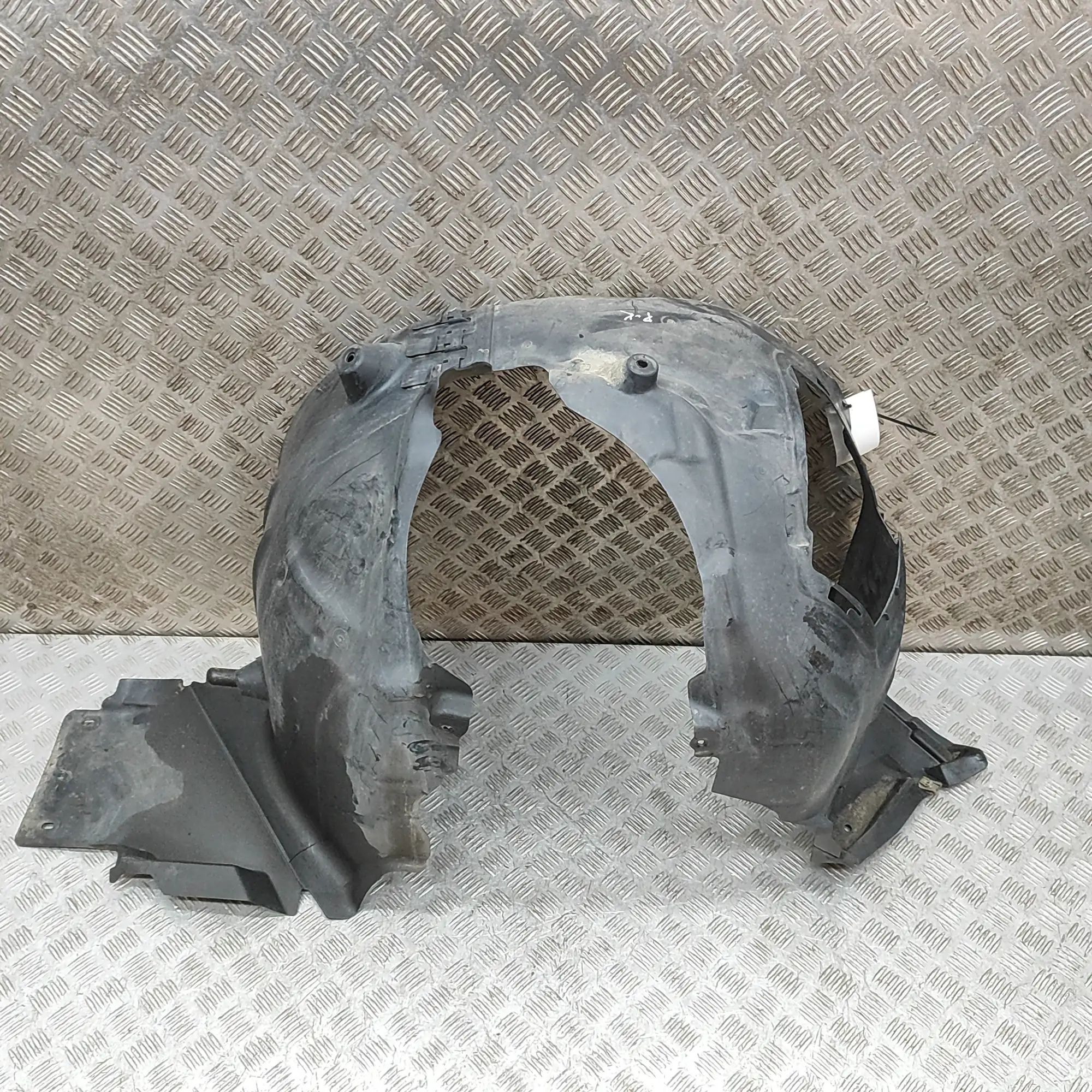 Mercedes-Benz A (W176) Front Left Arch Liner Front Left Arch Liner — MERCEDES BENZ C-CLASS C...
