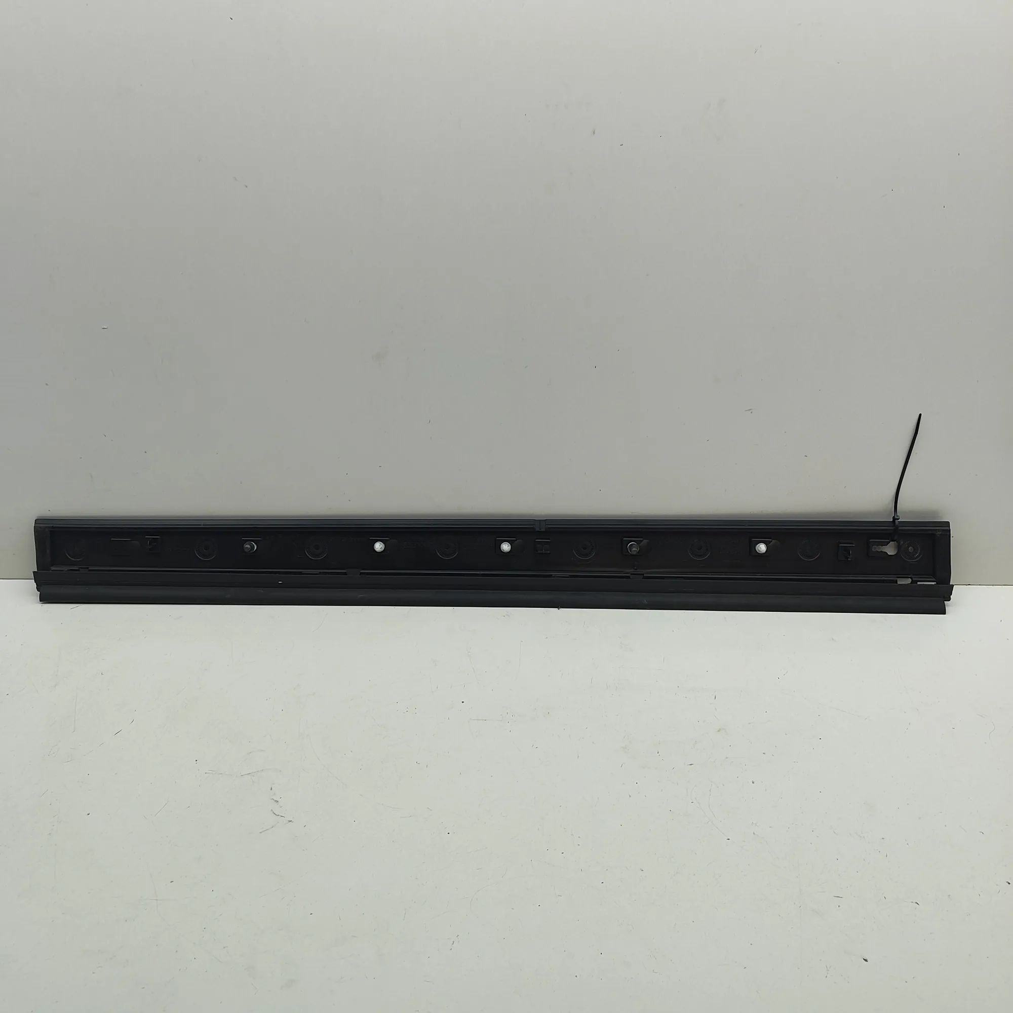 Porsche Macan (XAB) Door moulding — front right Door moulding — front right — PORSCHE MACAN (XA...