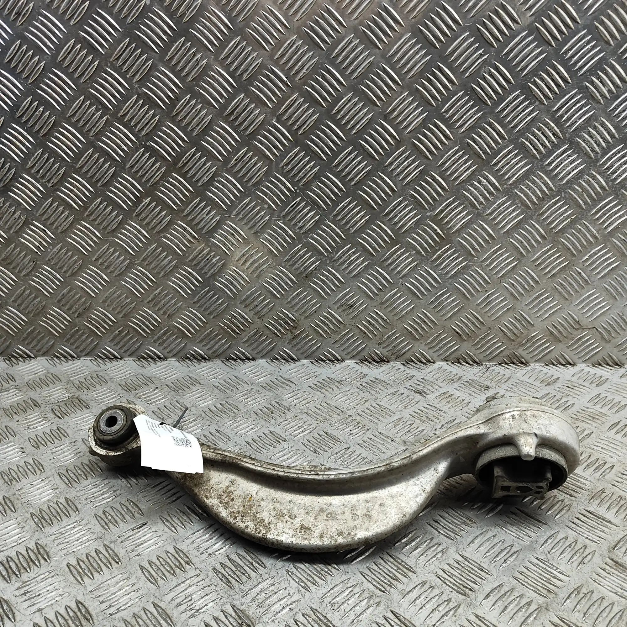Jaguar I-Pace Front Right Curved Control Arm Front Right Curved Control Arm — JAGUAR I-PACE ...